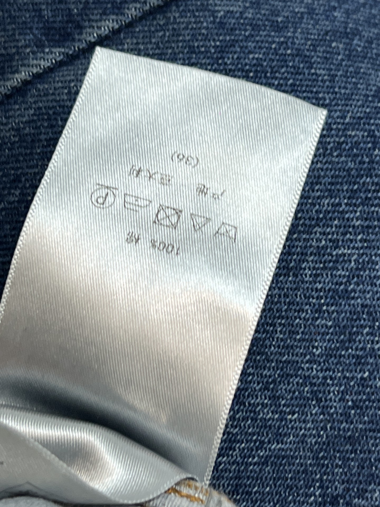 D家 26早春新款 复古高腰直筒牛仔裤 经典浅蓝水洗色 高腰设计修饰腰线 拉长腿部比例 对梨形身材超友好