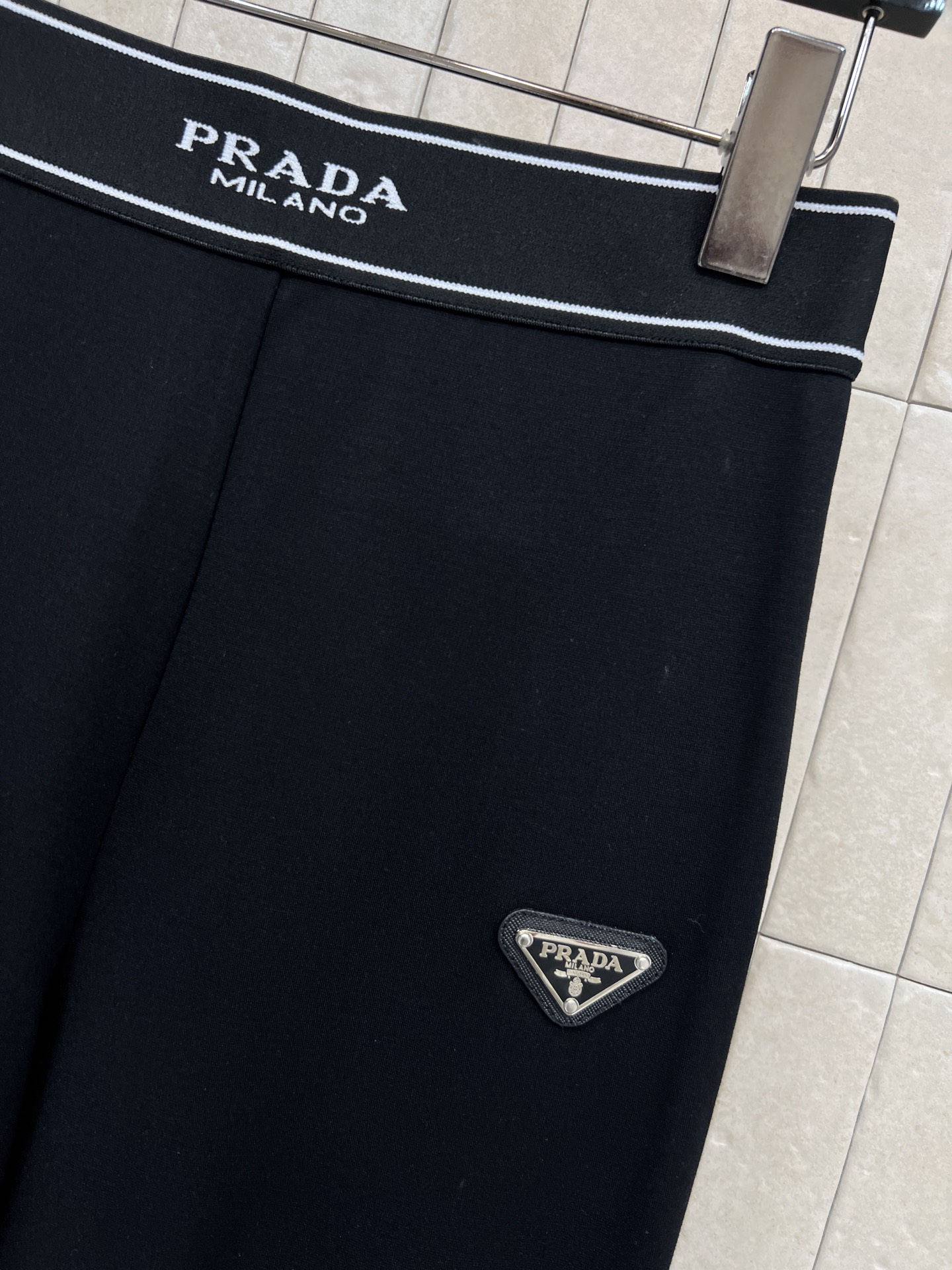 PD家 26春夏新款 黑色微喇叭裤 高腰设计+微喇叭裤脚 修饰腿型超显瘦！面料垂感好 穿着舒适 日常通勤