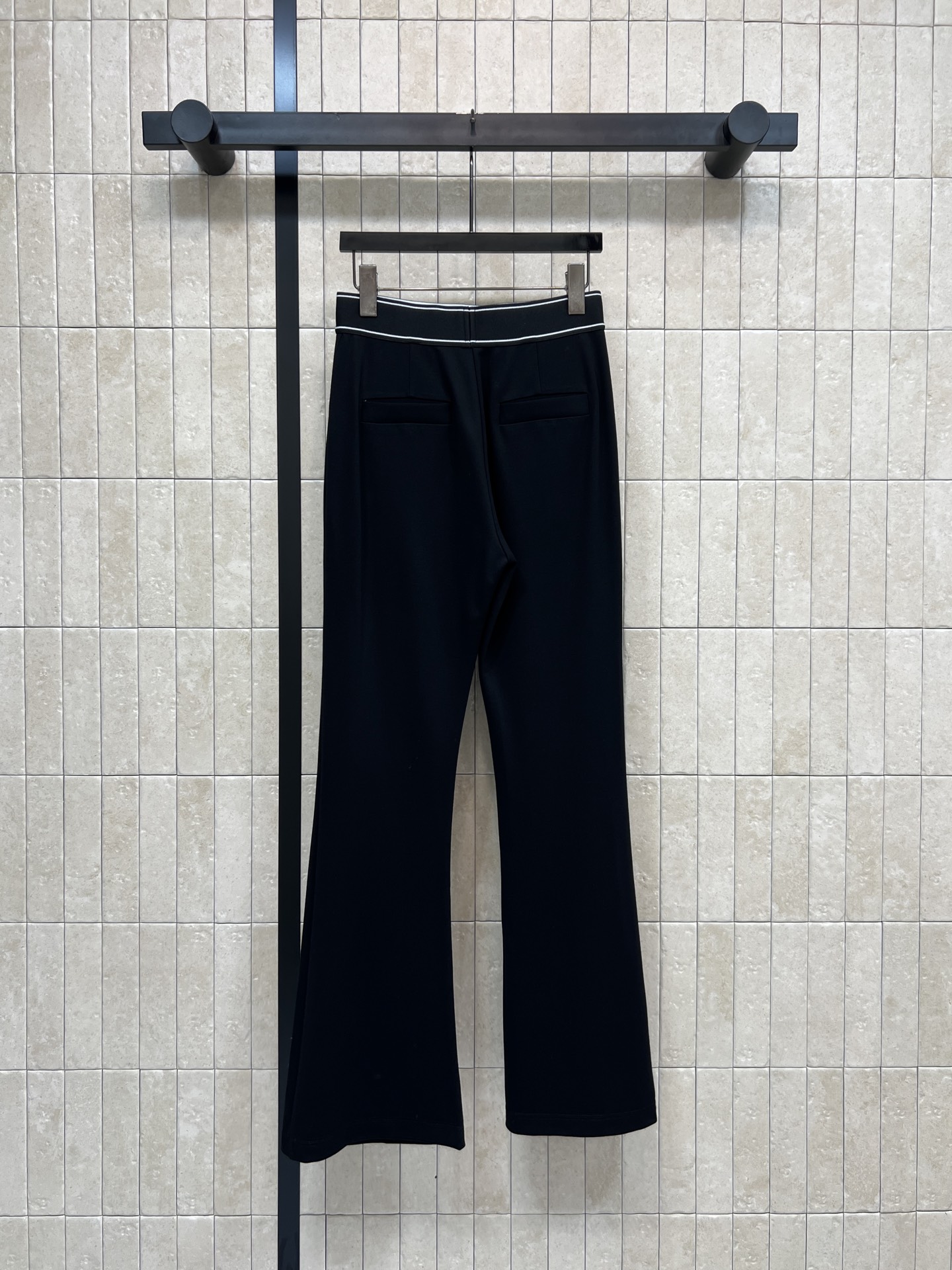 PD家 26春夏新款 黑色微喇叭裤 高腰设计+微喇叭裤脚 修饰腿型超显瘦！面料垂感好 穿着舒适 日常通勤