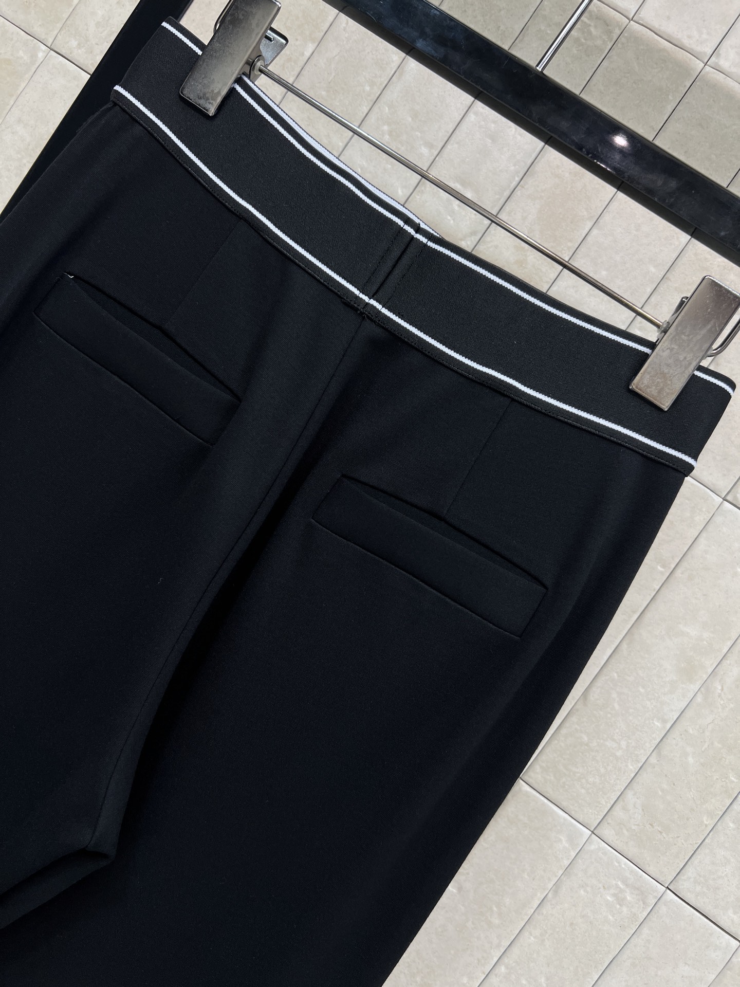 PD家 26春夏新款 黑色微喇叭裤 高腰设计+微喇叭裤脚 修饰腿型超显瘦！面料垂感好 穿着舒适 日常通勤