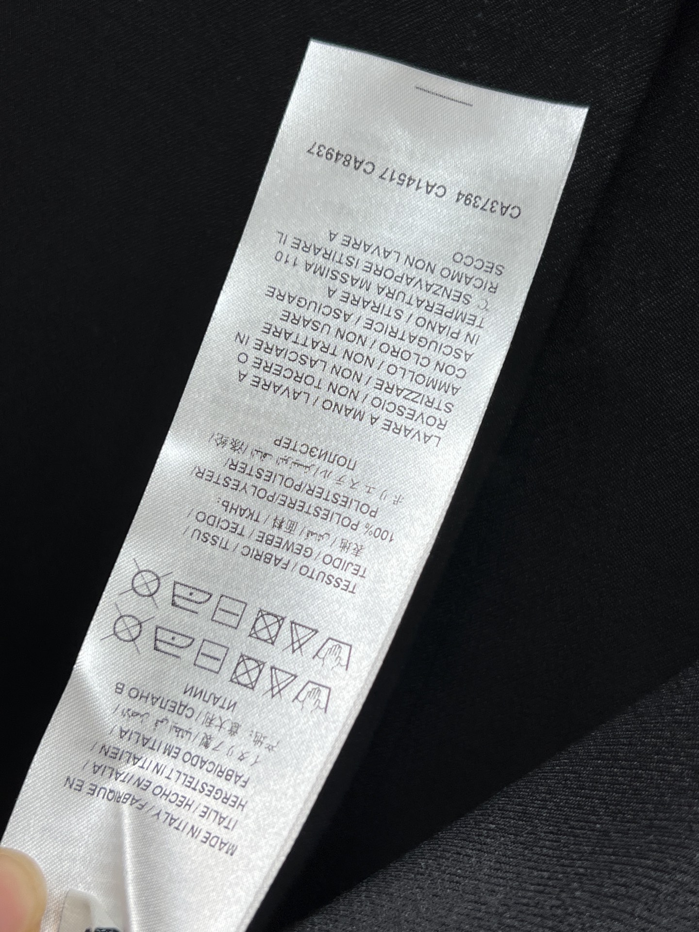 G家 26春夏新款 飘带荷叶边领黑色衬衫 随意系结的飘带搭配 穿上自带优雅气质 荷叶边领+飘带设计 复古