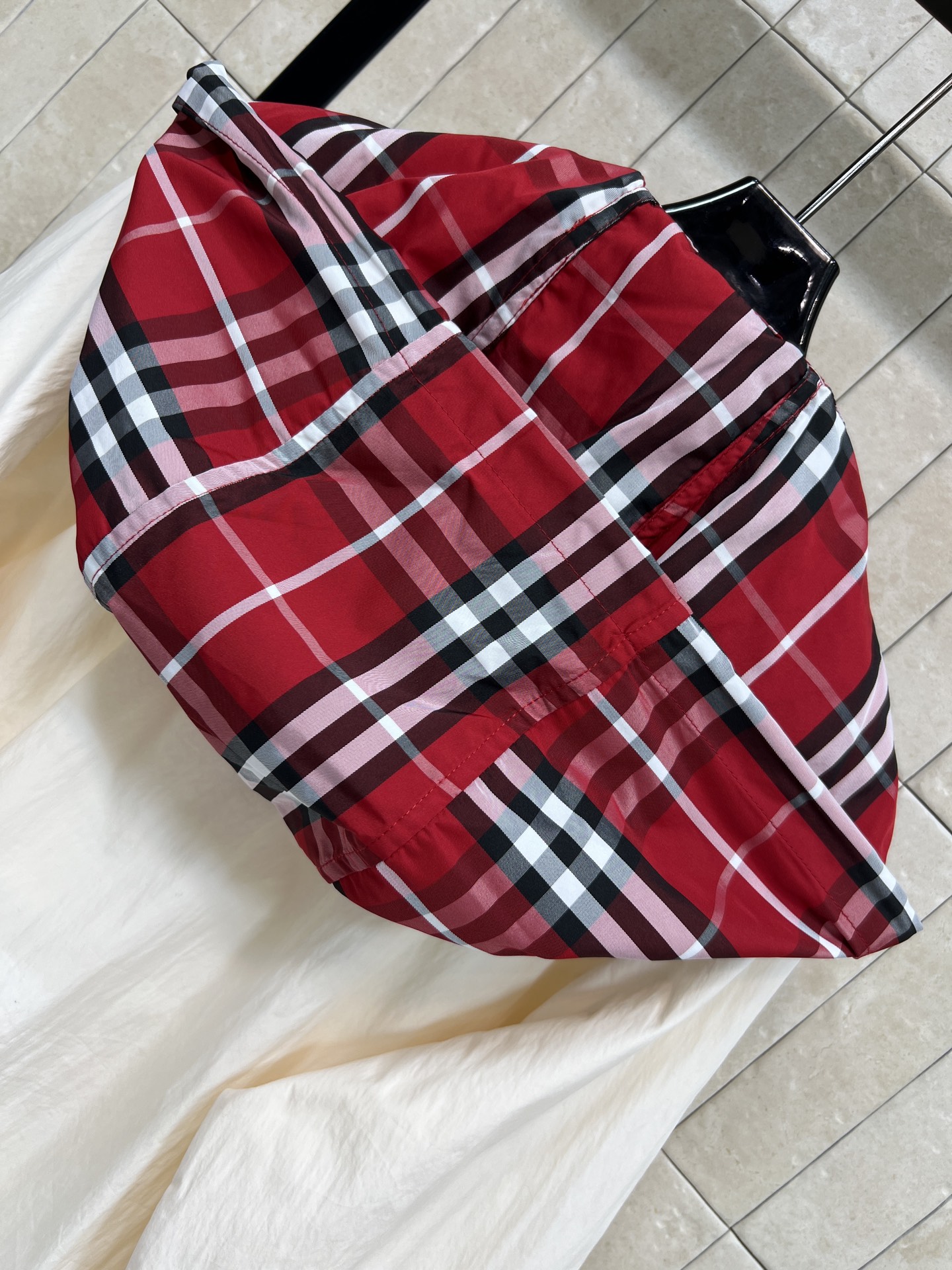 BUR家 26春夏新款 格纹连帽外套 米白色防风面料 轻盈舒适 防泼水处理超实用！胸前马术骑士刺绣+可拆