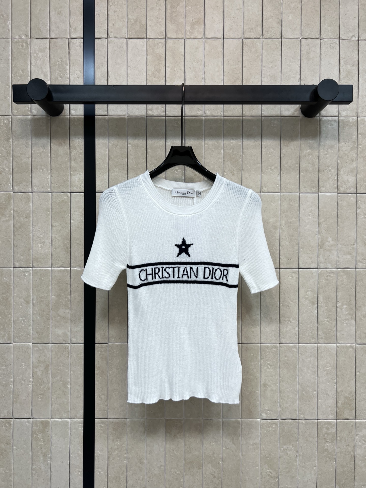 D家 26春夏新款 幸运星针织短袖 柔软针织面料 穿着舒适透气 春夏必备！正面五角星+字母logo刺绣 