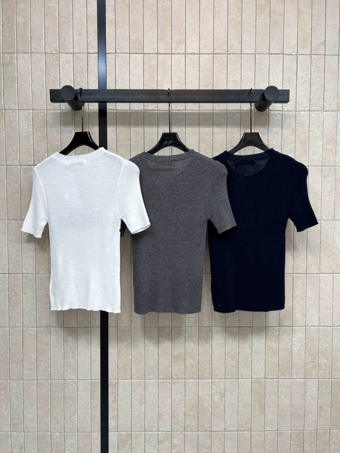 D家 26春夏新款 幸运星针织短袖 柔软针织面料 穿着舒适透气 春夏必备！正面五角星+字母logo刺绣 