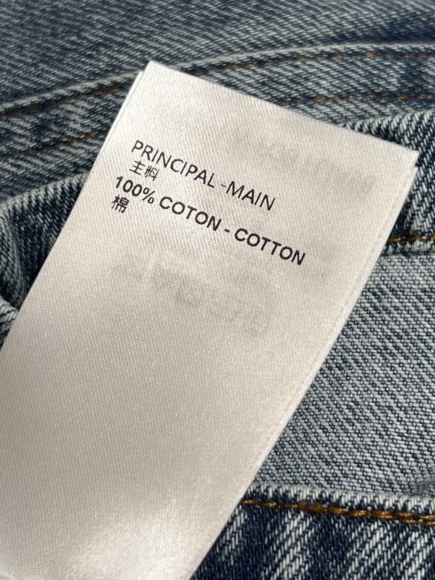 L家 26春夏新款 镂空刺绣牛仔短裙 复古水洗工艺 满满美式复古感！高腰A字版型 显瘦又修饰腰线 右侧镂