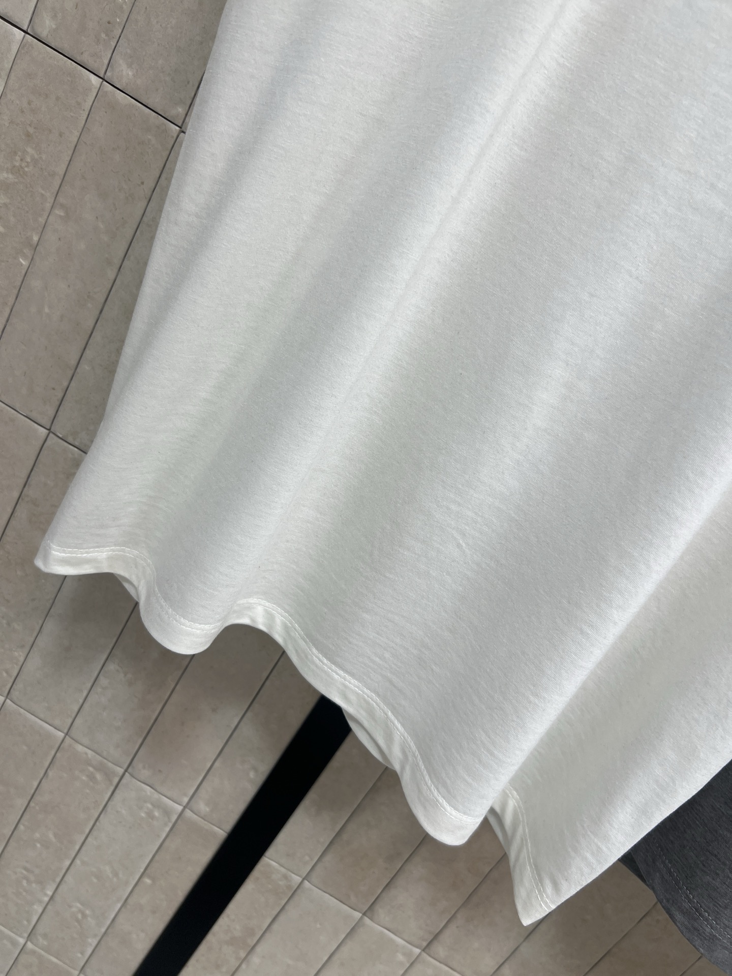 26春夏新款 大U领短袖T恤夏天穿超舒服！鹅蛋领设计修饰颈部线条 显瘦又优雅 宽松版型 包容性强 适合各