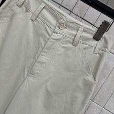 小香家 26春夏新款 米白色高腰阔腿裤柔软亲肤又透气 春秋季节穿着超舒适!高腰+宽松直筒设计 后面多口袋 小香家 26春夏新款 米白色高腰阔腿裤柔软亲肤又透气 春秋季节穿着超舒适!高腰+宽松直筒设计 后面多口袋