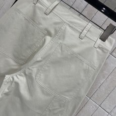 小香家 26春夏新款 米白色高腰阔腿裤柔软亲肤又透气 春秋季节穿着超舒适!高腰+宽松直筒设计 后面多口袋 小香家 26春夏新款 米白色高腰阔腿裤柔软亲肤又透气 春秋季节穿着超舒适!高腰+宽松直筒设计 后面多口袋