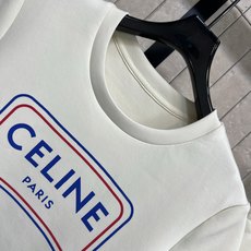 CE家 26春夏新款 字母印花休闲套装 短款短袖+短裤 纯棉材质超柔软 夏天穿超舒服!衣身配蓝色logo CE家 26春夏新款 字母印花休闲套装 短款短袖+短裤 纯棉材质超柔软 夏天穿超舒服!衣身配蓝色logo