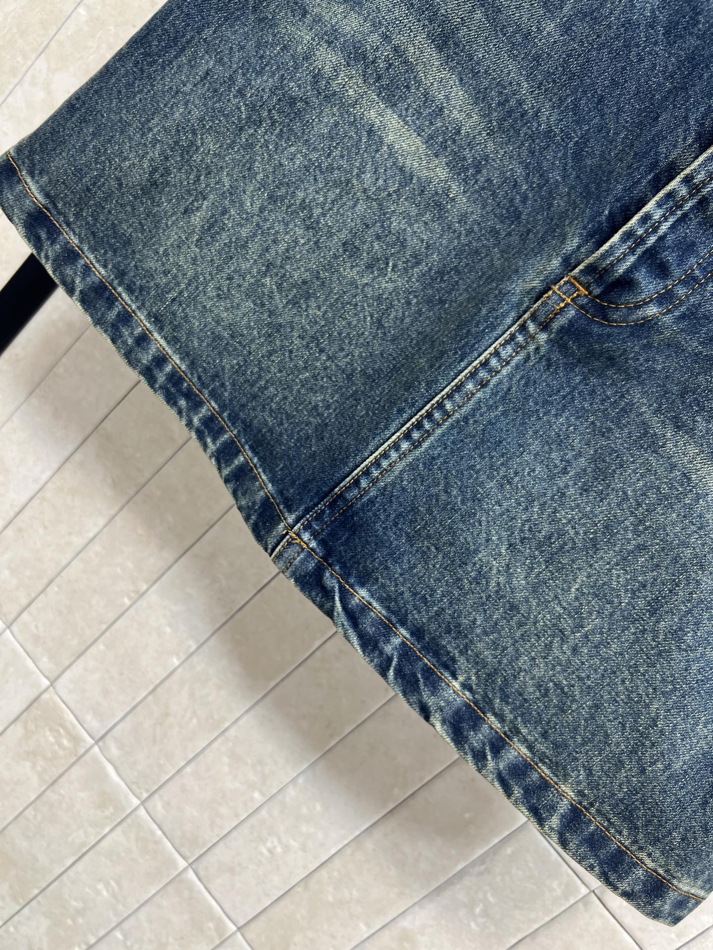 G家 26春夏新款 马衔扣牛仔半裙 复古洗牛仔布 复古做旧质感超有范！正面金属马衔扣点缀 品牌辨识度满分