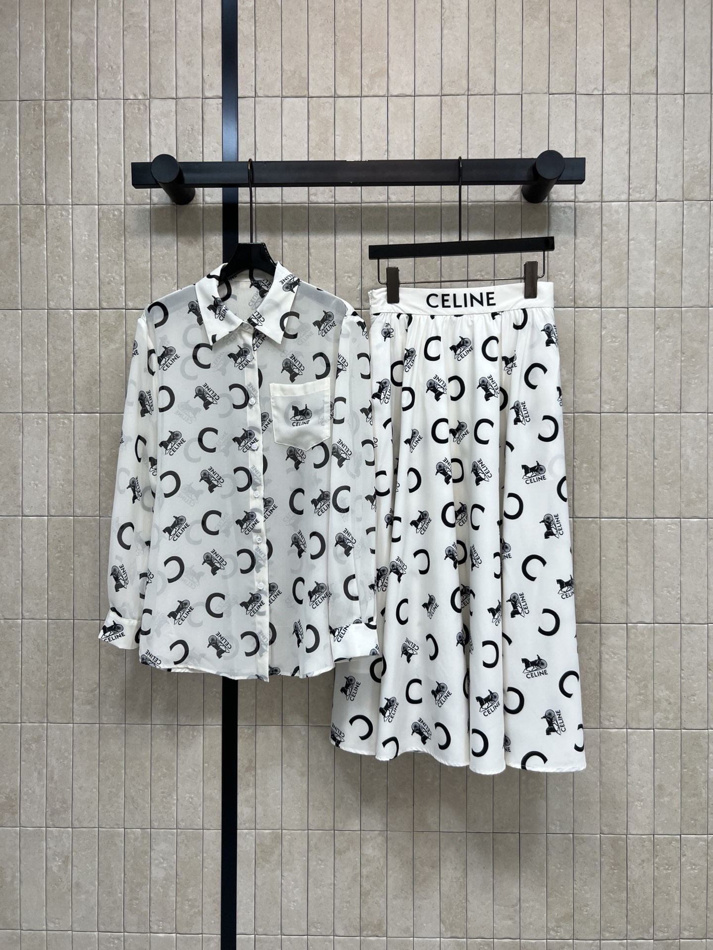 CE家 26春夏新款 印花衬衫套装 翻领长袖衬衫+高腰大摆半裙 垂顺面料 防晒透气又轻盈 宽松衬衫慵懒藏