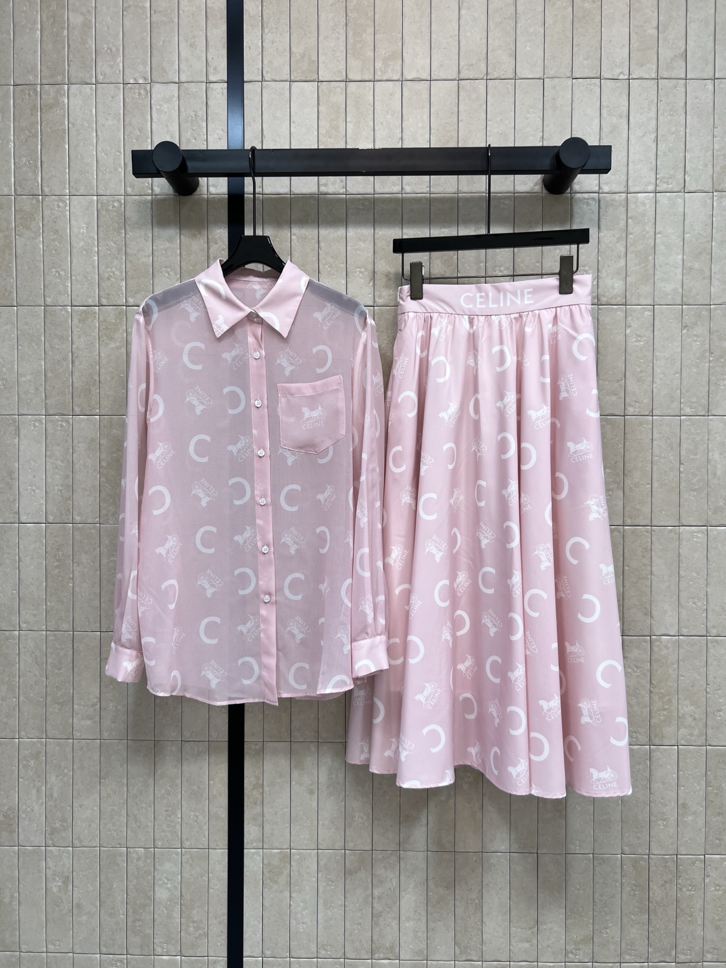 CE家 26春夏新款 印花衬衫套装 翻领长袖衬衫+高腰大摆半裙 垂顺面料 防晒透气又轻盈 宽松衬衫慵懒藏