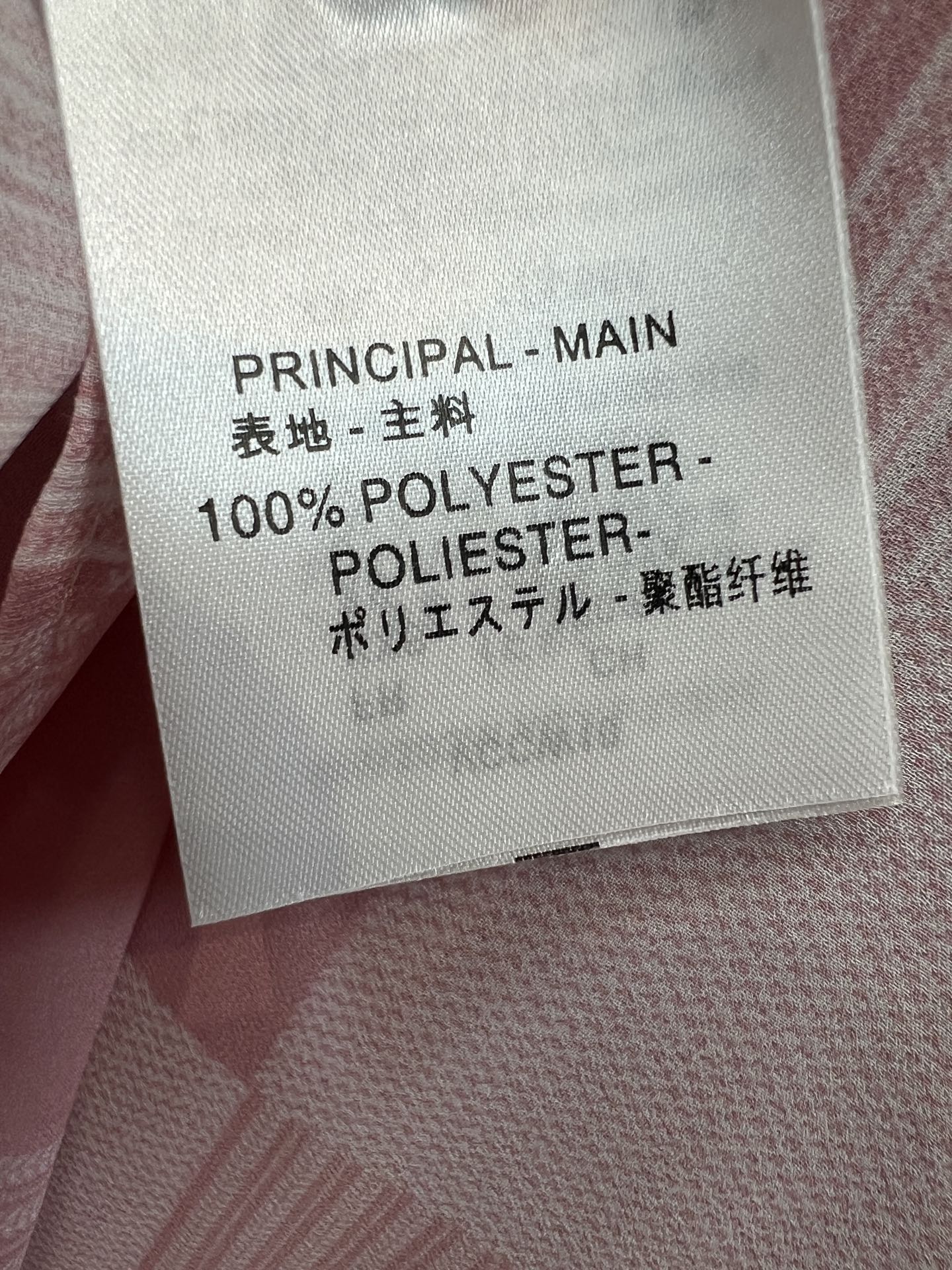 L家 26春夏新款 格纹翻领长袖衬衫​​ 面料轻薄透气 春夏穿超舒服 经典翻领+单排扣设计 细节满分 粉