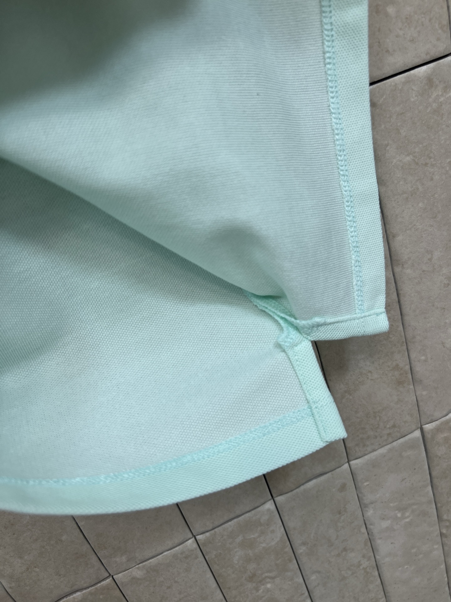 D家 26春夏新款 刺绣短袖T恤 采用纯棉面料 柔软透气 经典翻领+胸前品牌刺绣 低调又有辨识度 版型宽