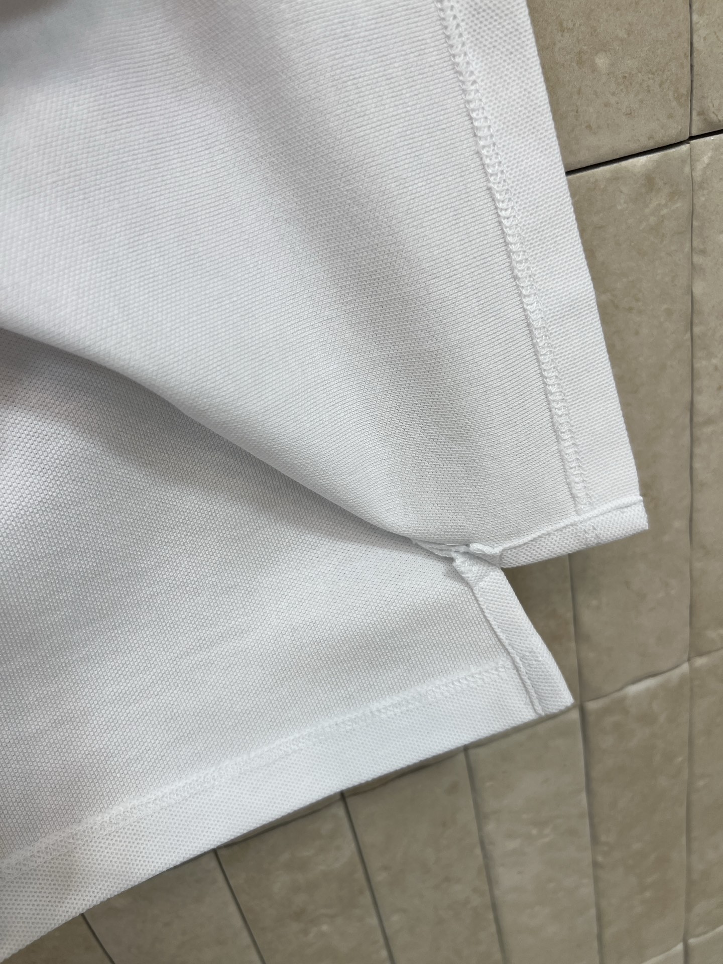 D家 26春夏新款 刺绣短袖T恤 采用纯棉面料 柔软透气 经典翻领+胸前品牌刺绣 低调又有辨识度 版型宽