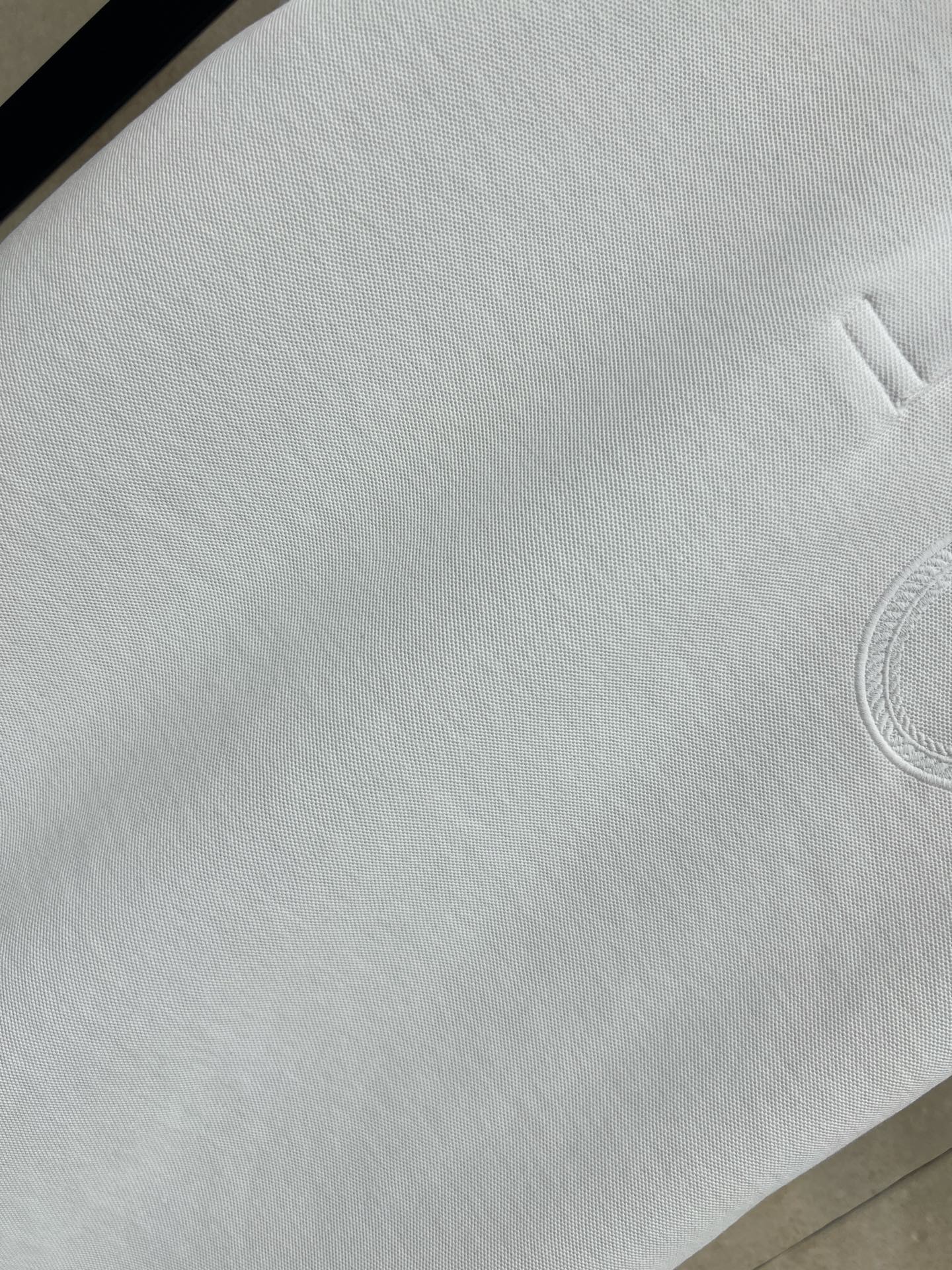 D家 26春夏新款 刺绣短袖T恤 采用纯棉面料 柔软透气 经典翻领+胸前品牌刺绣 低调又有辨识度 版型宽