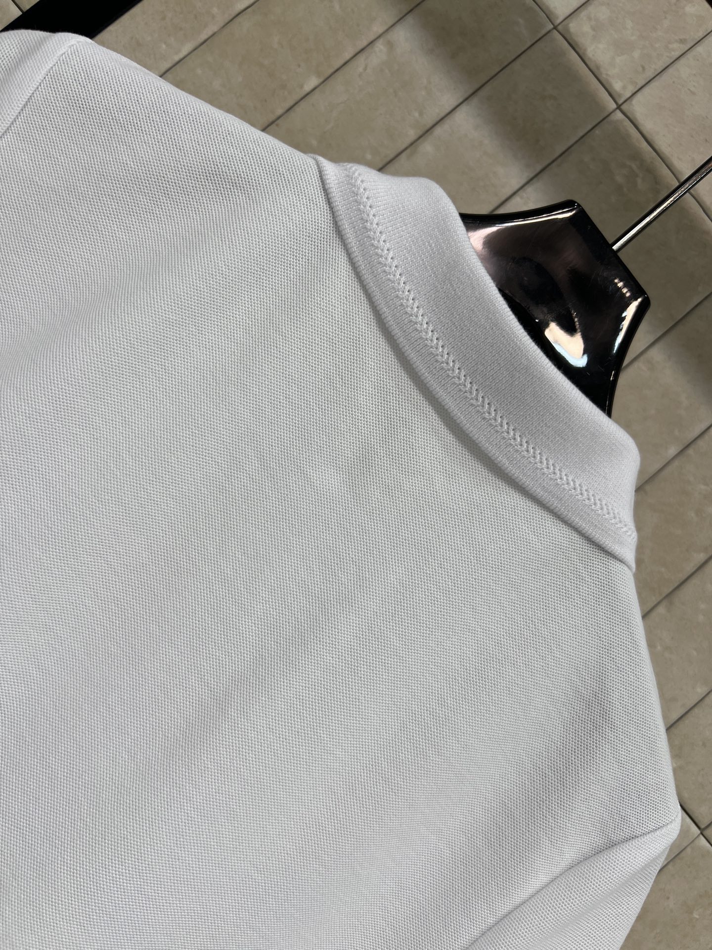 D家 26春夏新款 刺绣短袖T恤 采用纯棉面料 柔软透气 经典翻领+胸前品牌刺绣 低调又有辨识度 版型宽