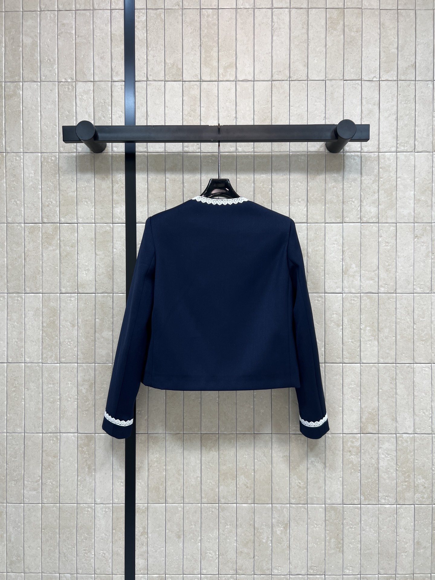 D家 26春夏新款 圆领短款外套 经典圆领+白色波浪边 优雅复古气质满分 高品质面料柔软 短款设计显高显