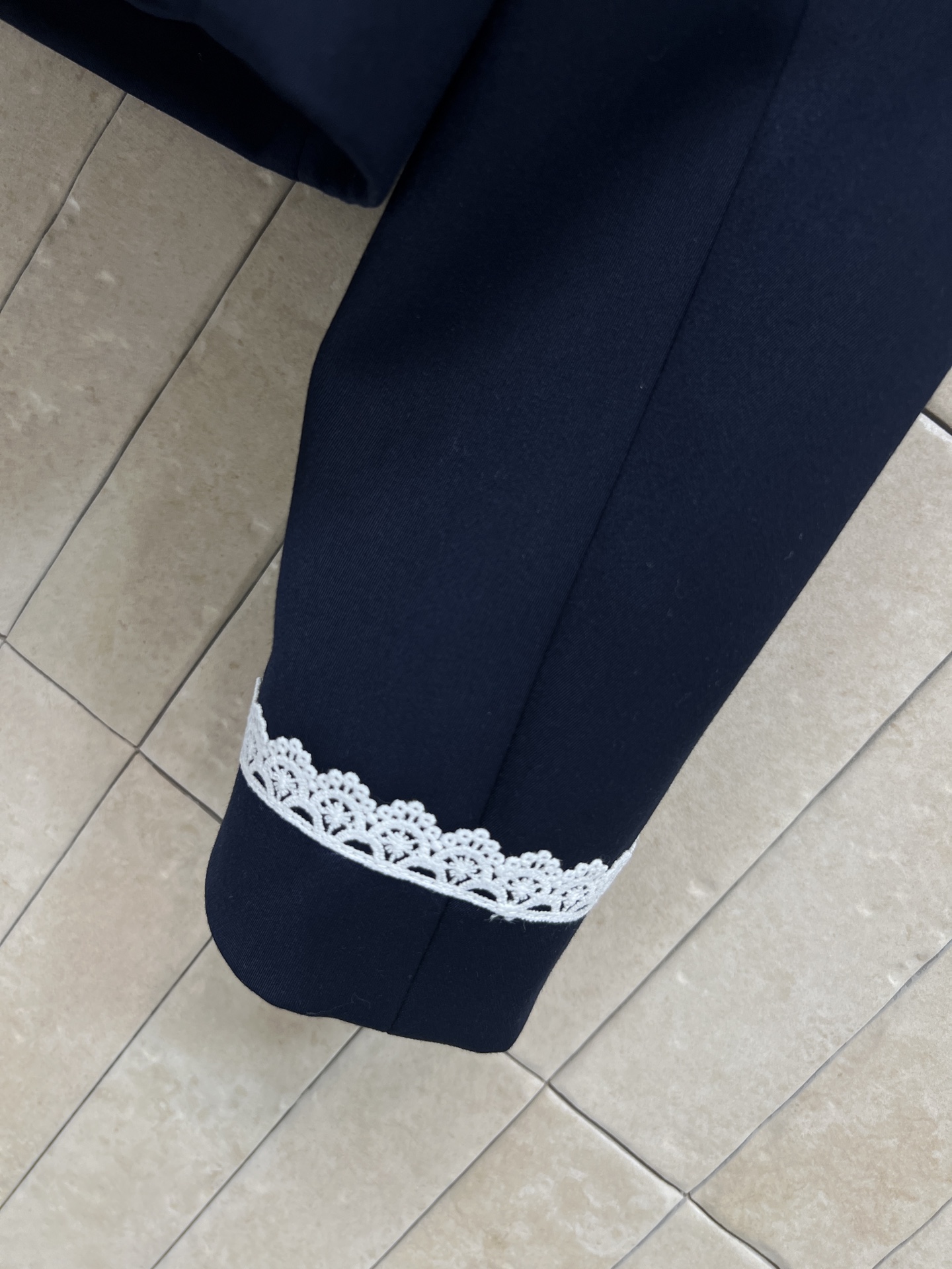 D家 26春夏新款 圆领短款外套 经典圆领+白色波浪边 优雅复古气质满分 高品质面料柔软 短款设计显高显