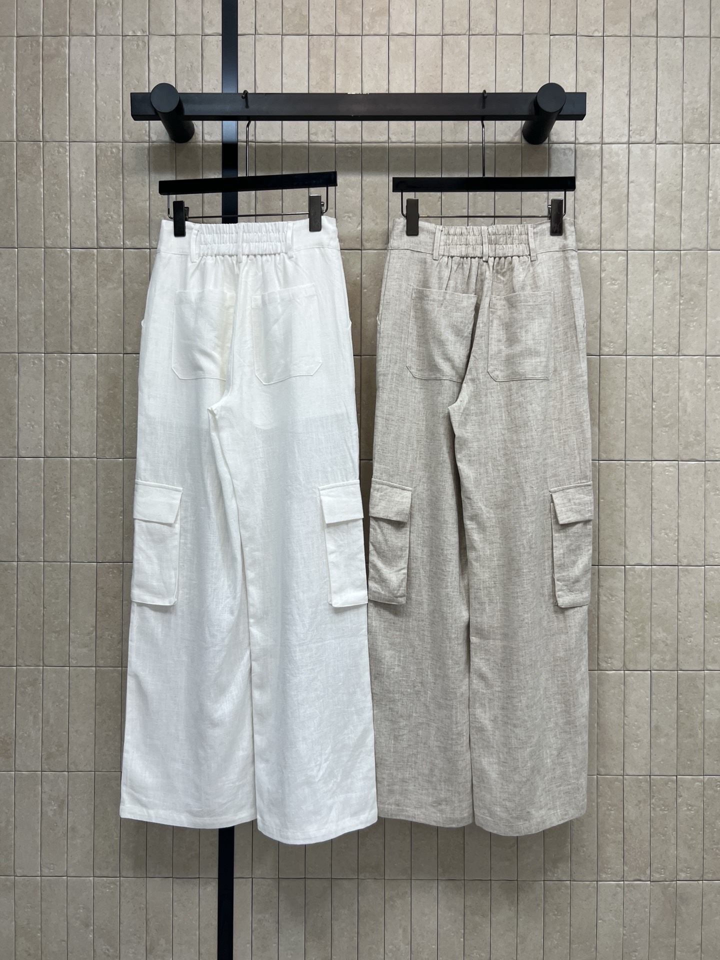 26春夏新款 工装阔腿裤 含亚麻面料 透气凉感不闷汗 高腰抽绳腰头 松紧适配不勒腰 立体多口袋工装设计 