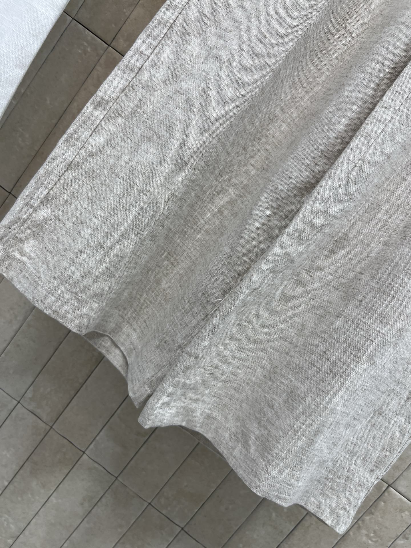 26春夏新款 工装阔腿裤 含亚麻面料 透气凉感不闷汗 高腰抽绳腰头 松紧适配不勒腰 立体多口袋工装设计 