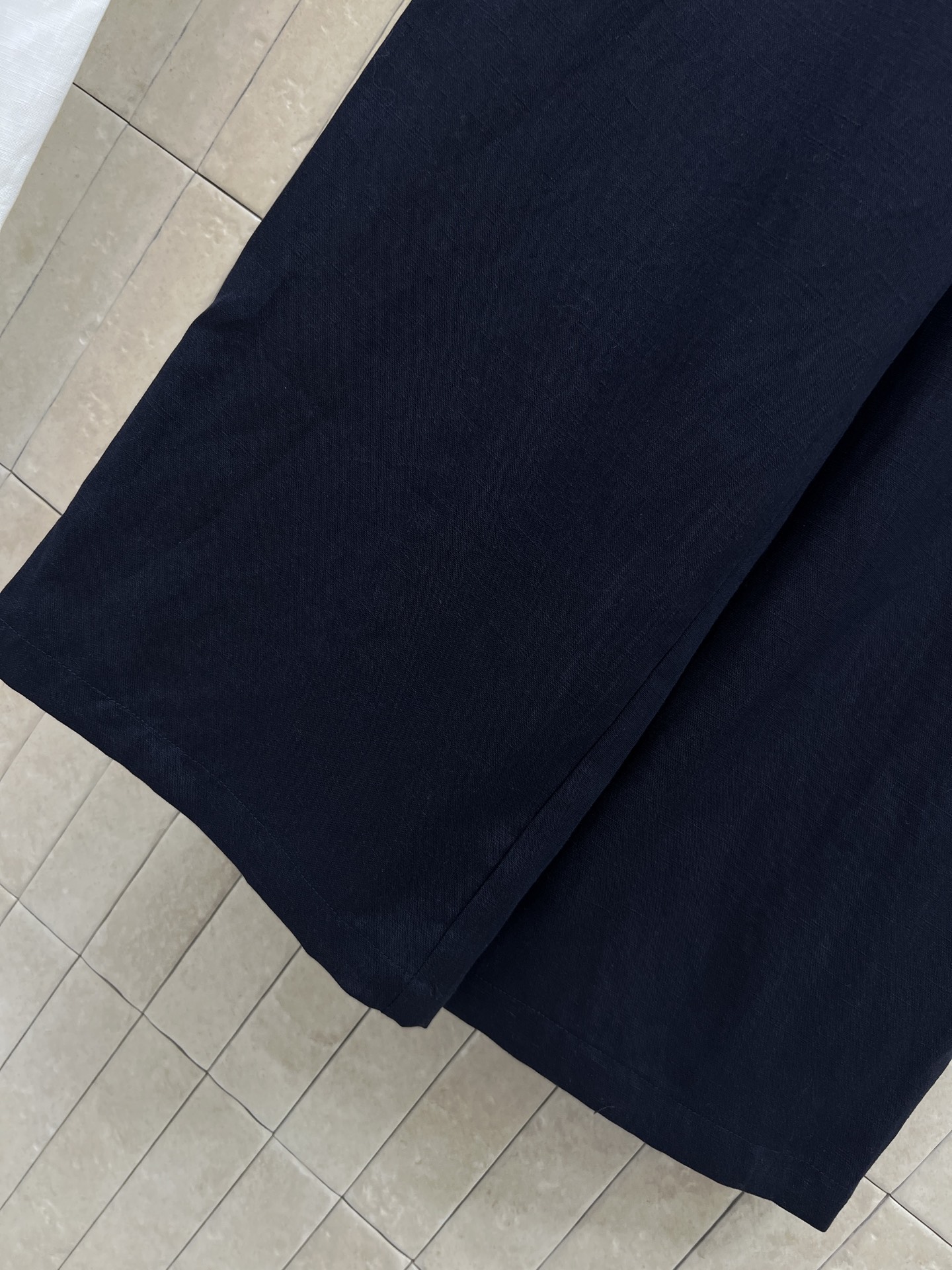 MIU家 26春夏新款 休闲阔腿裤 撞色条纹腰头设计 小众精致不单调 面料 清爽垂顺不闷汗 松紧抽绳腰头