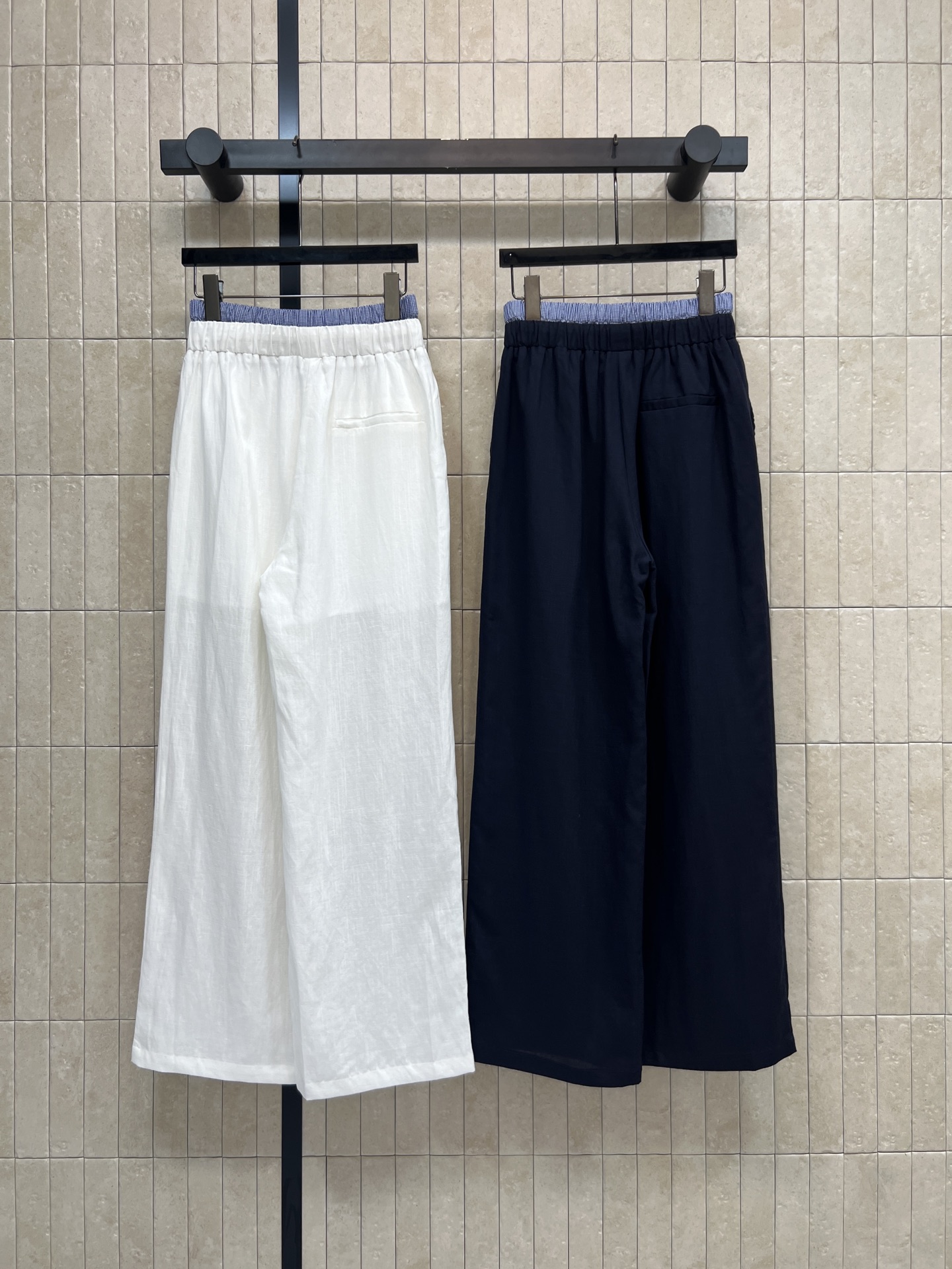 MIU家 26春夏新款 休闲阔腿裤 撞色条纹腰头设计 小众精致不单调 面料 清爽垂顺不闷汗 松紧抽绳腰头