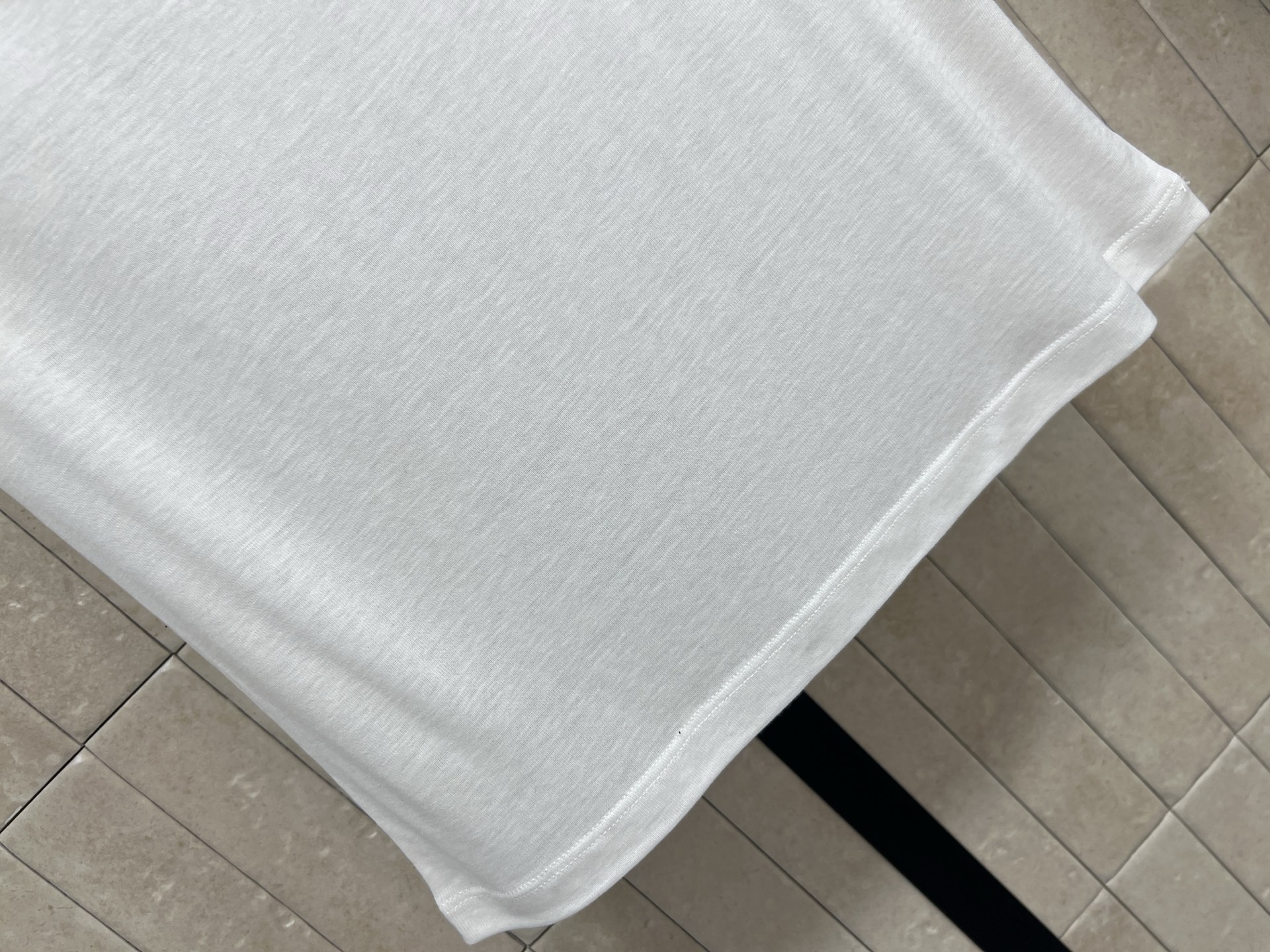 MIU家 26春夏新款 镂空假两件背心 软糯高弹亲肤面料 胸前镂空+品牌刺绣 无袖修身版型 宽肩带剪裁 