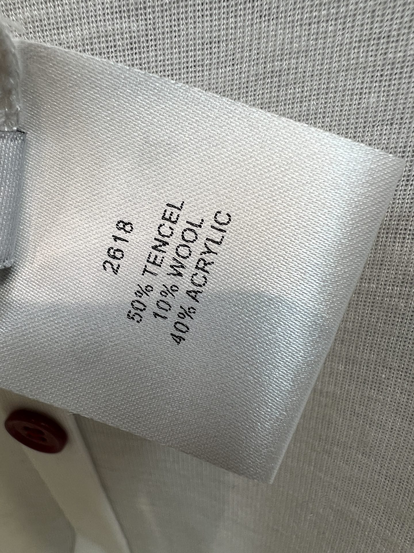 MIU家 26春夏新款 圆领短袖T恤 轻薄微透 垂顺软糯 正肩宽松版型 藏肉显瘦不挑身材 胸前logo精