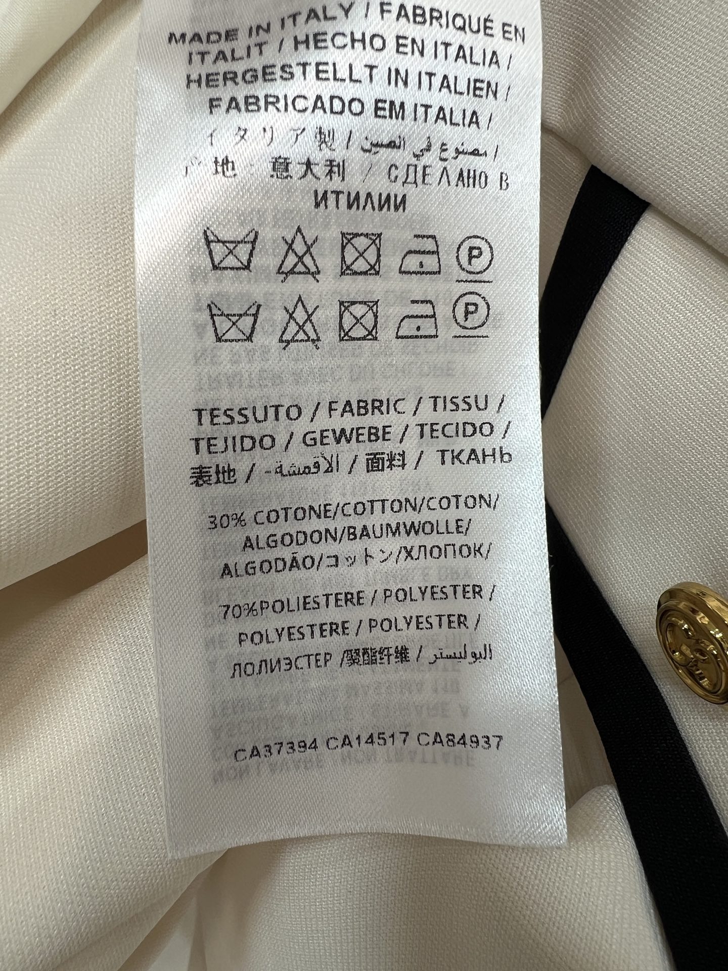 G家 26春夏新款 撞色百褶连衣裙​​ 白色主色+黑色圆领 简约优雅腰部撞色装饰口袋+金属纽扣 细节满分