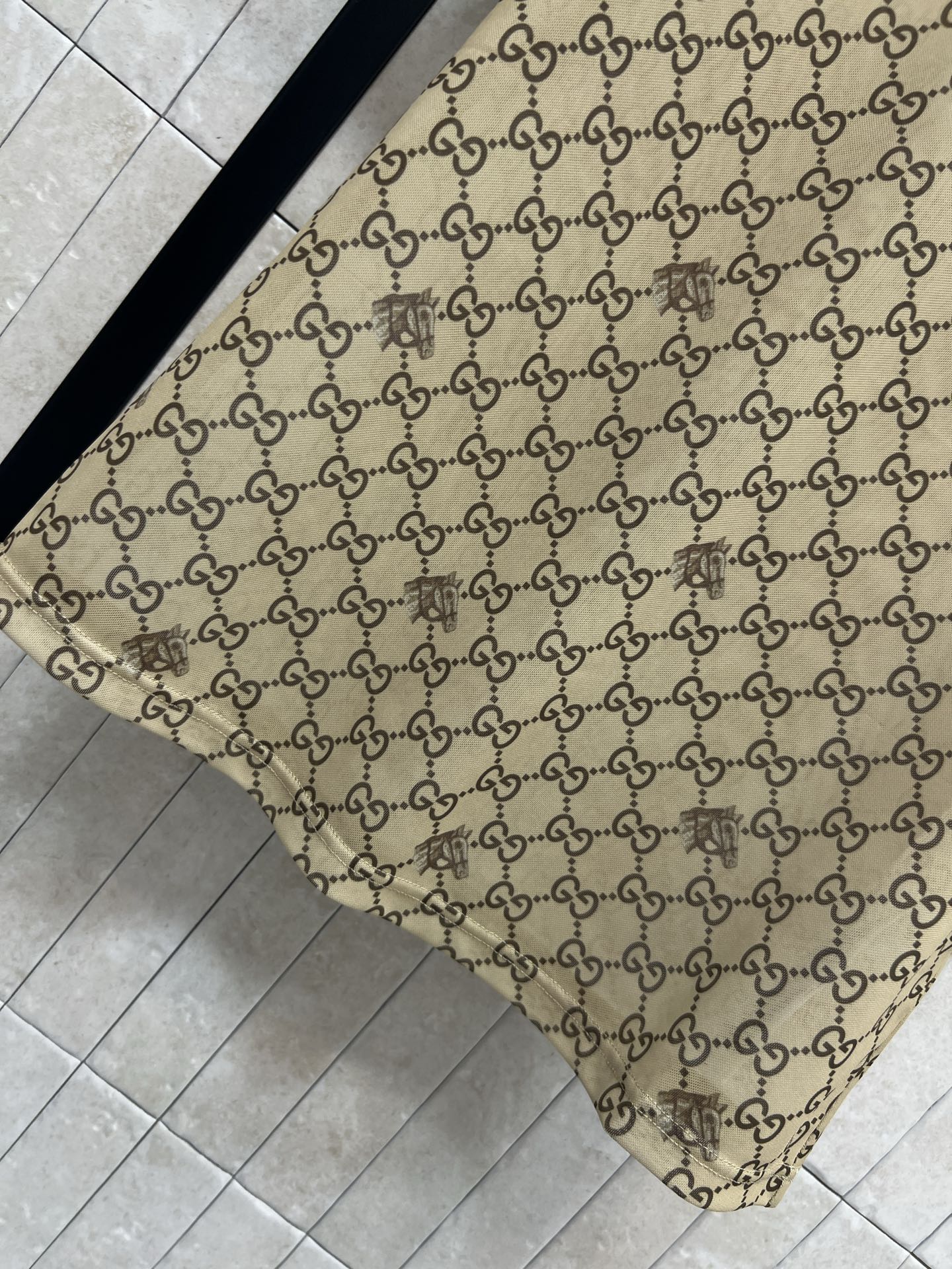 G家 26春夏新款 老花短袖T恤 经典GG提花面料 轻薄软糯 透气垂顺 圆领短袖设计 宽松正肩版型修饰肩