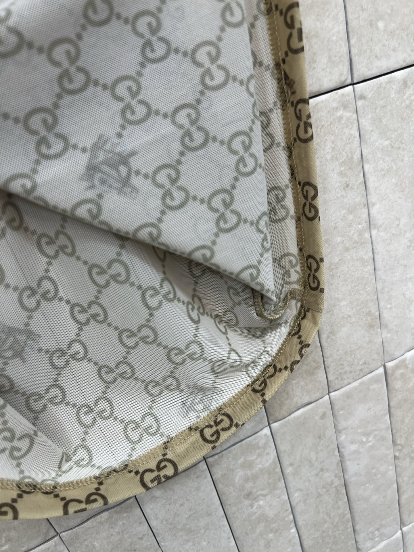 G家 26春夏新款 老花短袖T恤 经典GG提花面料 轻薄软糯 透气垂顺 圆领短袖设计 宽松正肩版型修饰肩