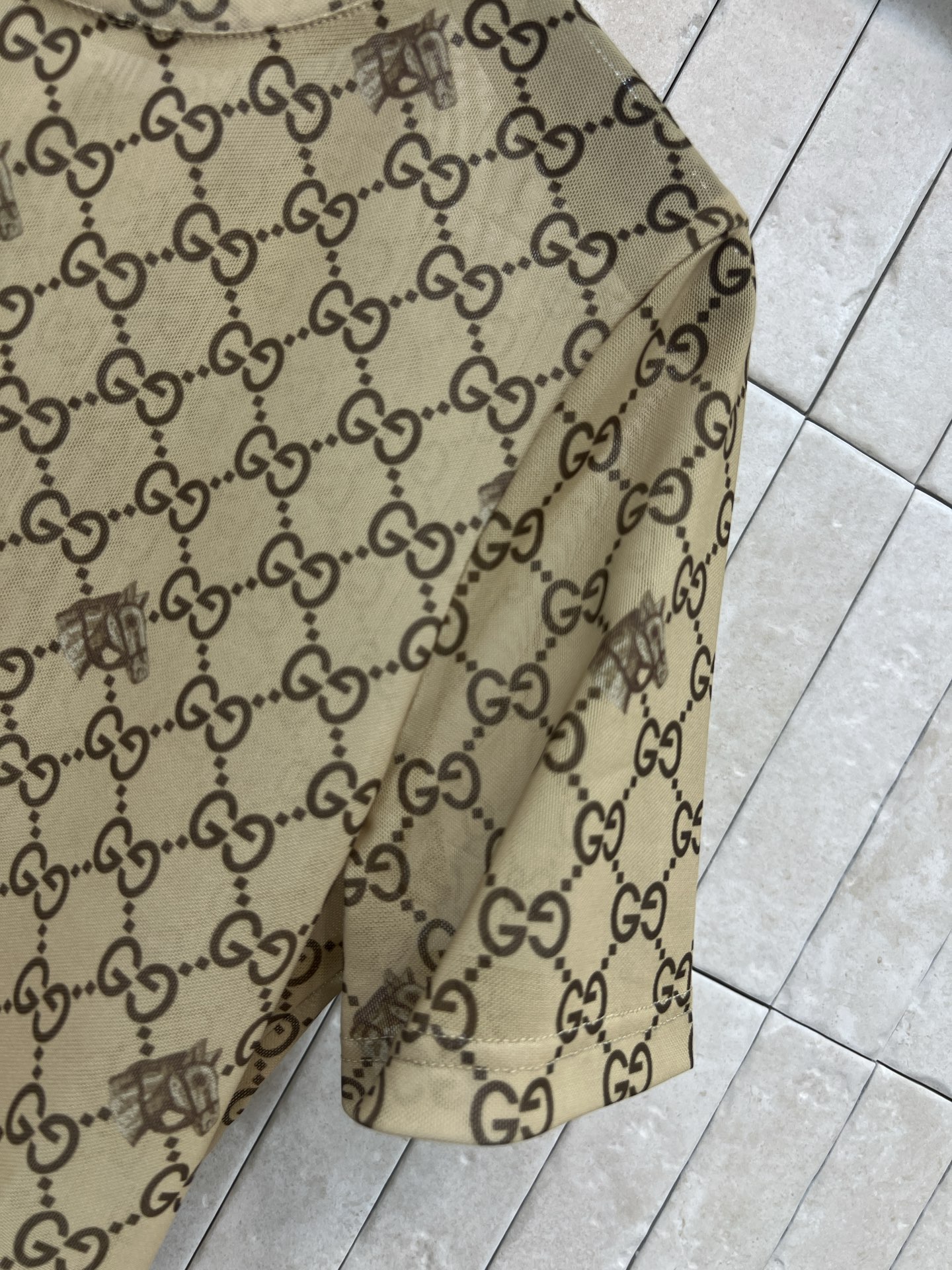 G家 26春夏新款 老花短袖T恤 经典GG提花面料 轻薄软糯 透气垂顺 圆领短袖设计 宽松正肩版型修饰肩