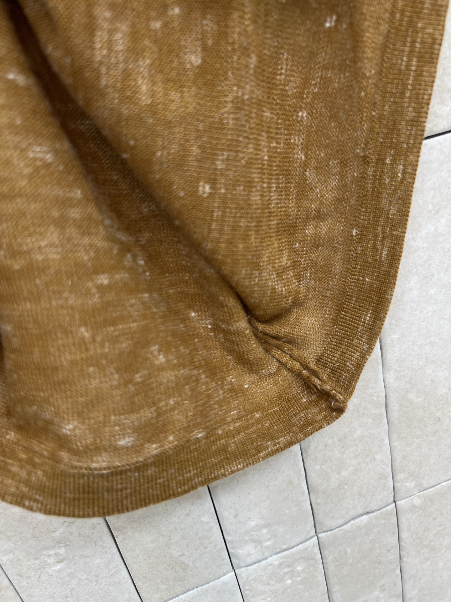 MIU家 26春夏新款 V领背心T恤 大V领无袖设计 胸前logo刺绣点缀 超有辨识度 裁剪简约大气 无