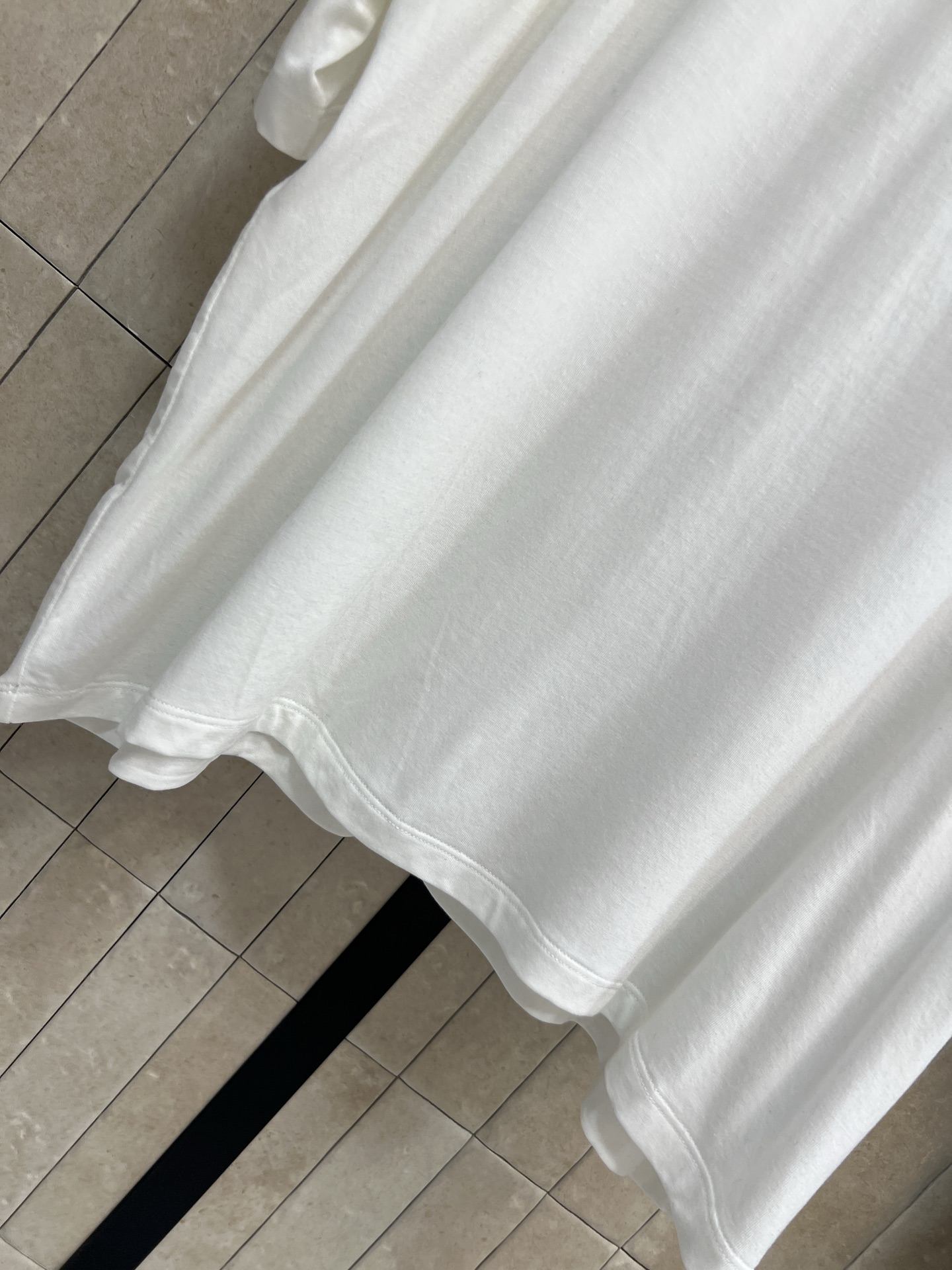 26春夏新款 宽松圆领T恤 采用1面料柔软亲肤 透气性超棒 宽松版型+五分袖 春夏穿超舒服 简约百搭 单