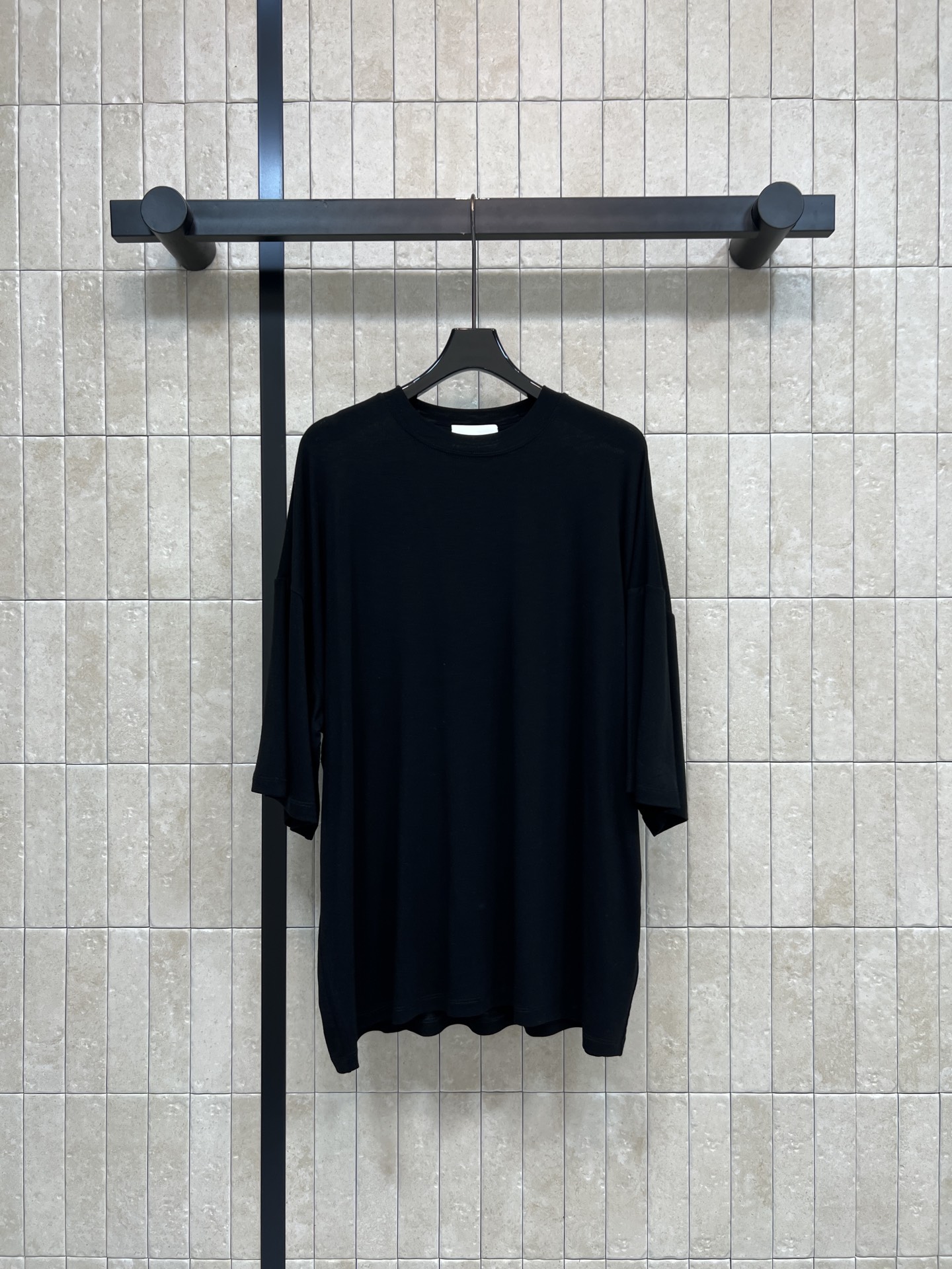 26春夏新款 宽松圆领T恤 采用1面料柔软亲肤 透气性超棒 宽松版型+五分袖 春夏穿超舒服 简约百搭 单