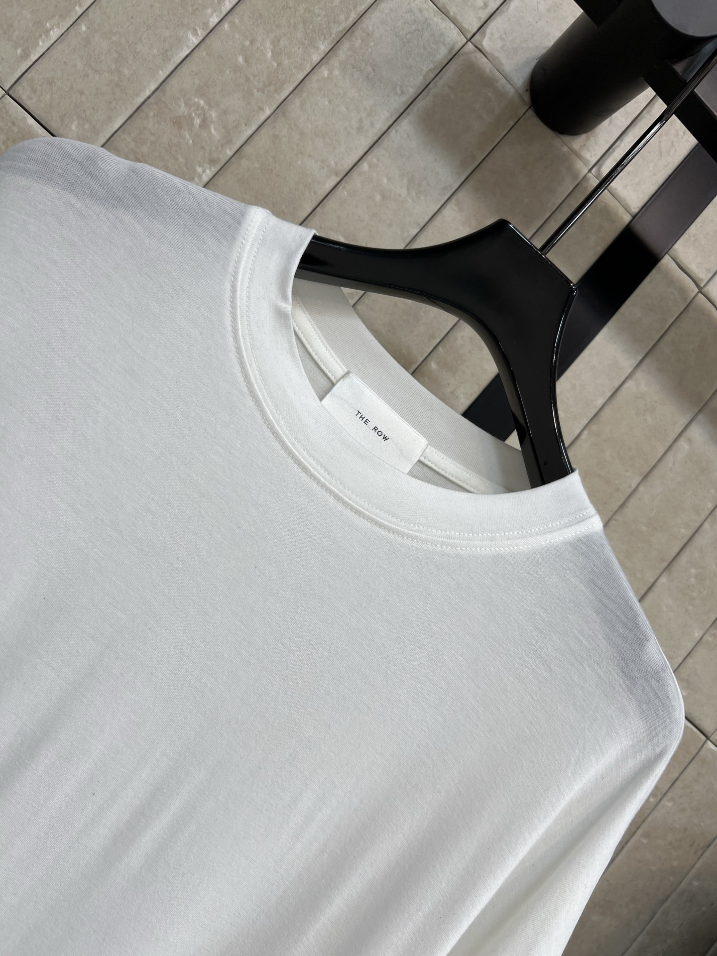 26春夏新款 宽松圆领T恤 采用1面料柔软亲肤 透气性超棒 宽松版型+五分袖 春夏穿超舒服 简约百搭 单