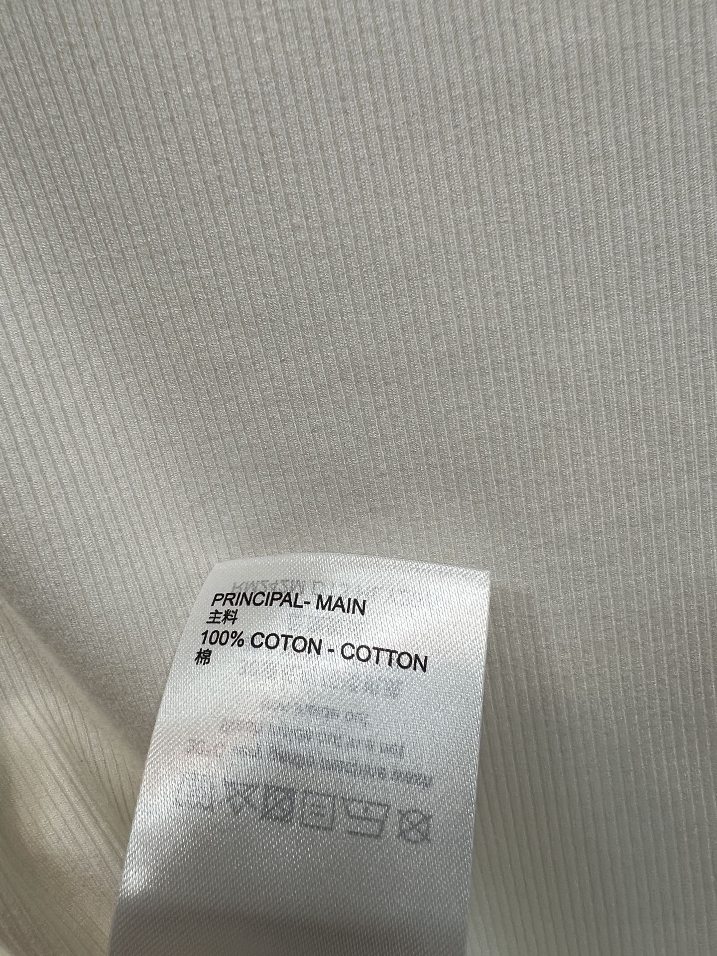 L家 26春夏新款 无袖背心T恤 简约设计+经典Logo刺绣 低调又有辨识度 高品质棉质面料 柔软透气 