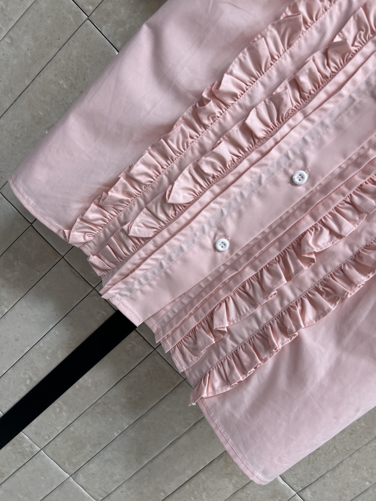 MIU家 26春夏新款 木耳边衬衫套装 翻领短袖上衣+高腰A字短裙 棉感面料 春夏清爽透气 简约排扣设计