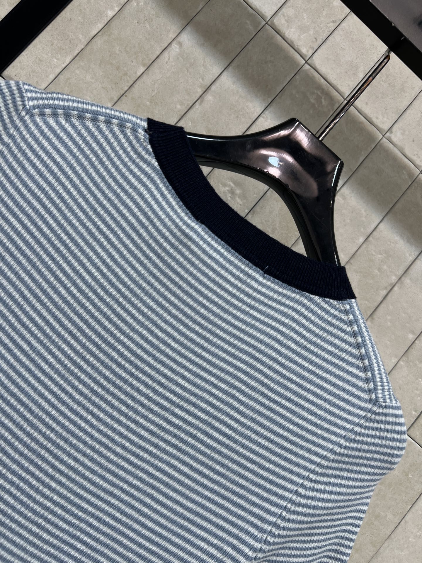 PD家 26春夏新款 条纹针织短袖 胸前品牌徽标 辨识度超高 针织羊毛面料弹性好 贴身舒适 圆领+撞色包