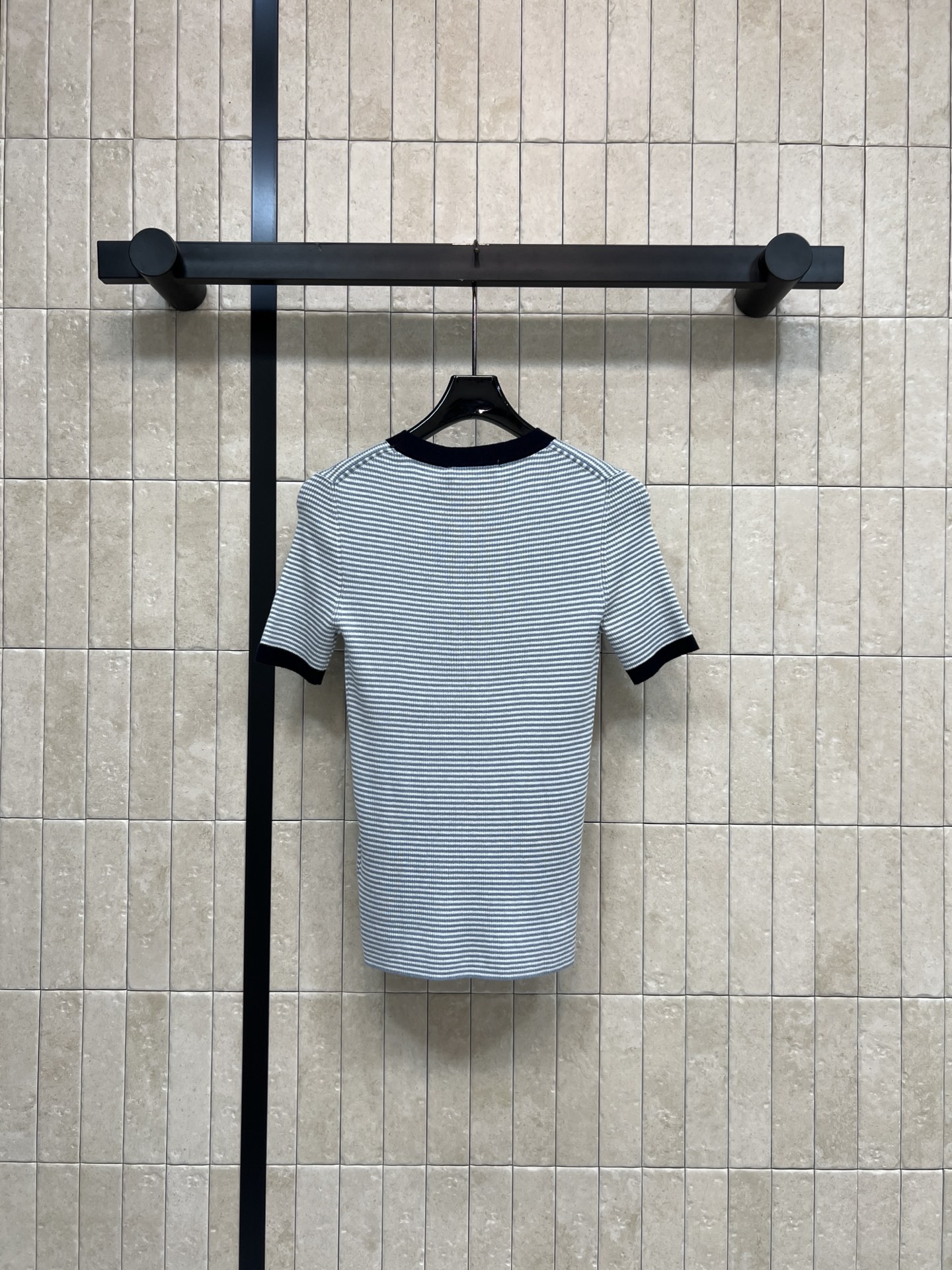 PD家 26春夏新款 条纹针织短袖 胸前品牌徽标 辨识度超高 针织羊毛面料弹性好 贴身舒适 圆领+撞色包