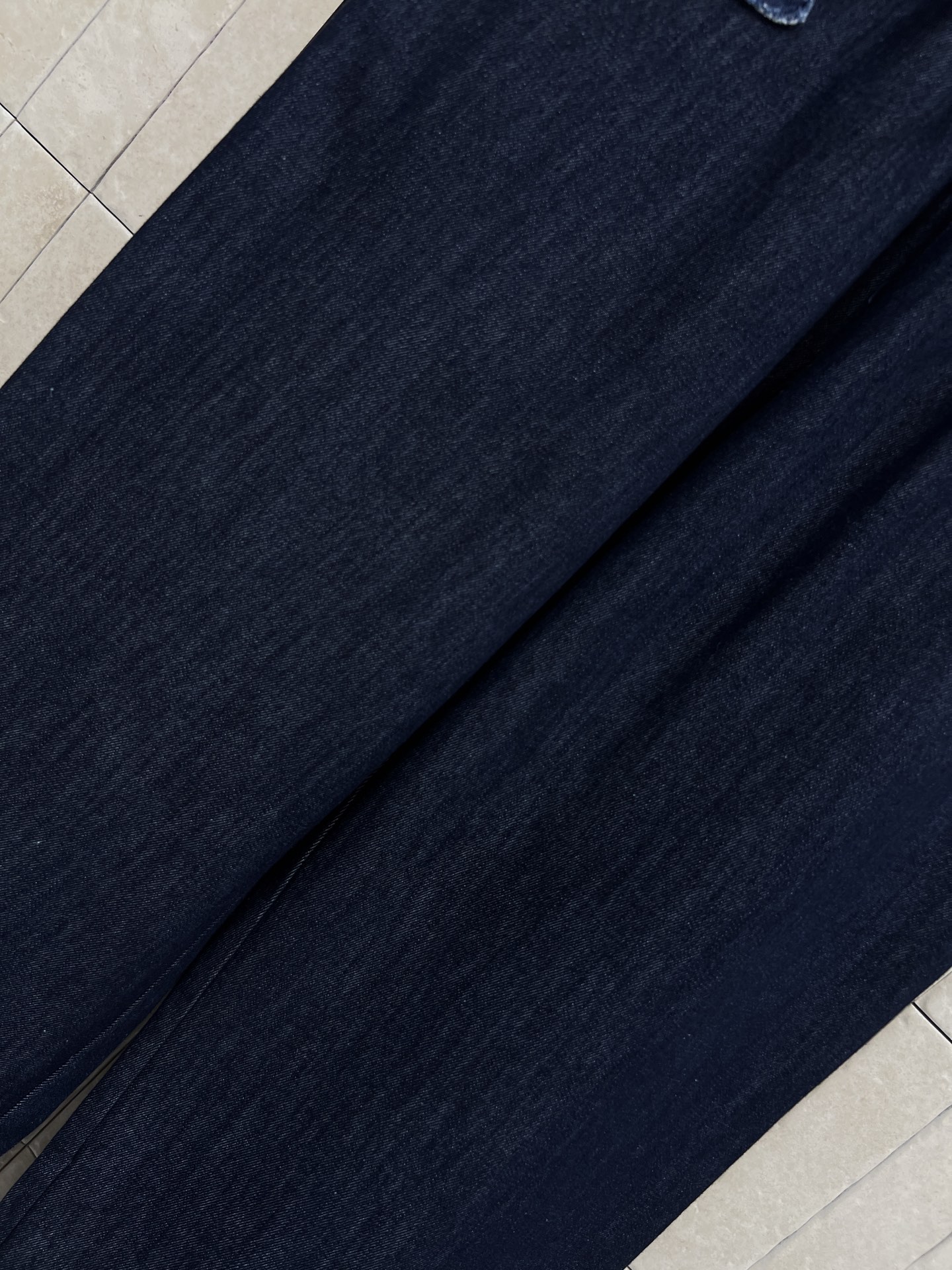 C家 26春夏新款 刺绣抽绳牛仔裤 纯棉面料柔软透气 高腰松紧+抽绳设计 显瘦又修饰腰线 宽松直筒裤型 