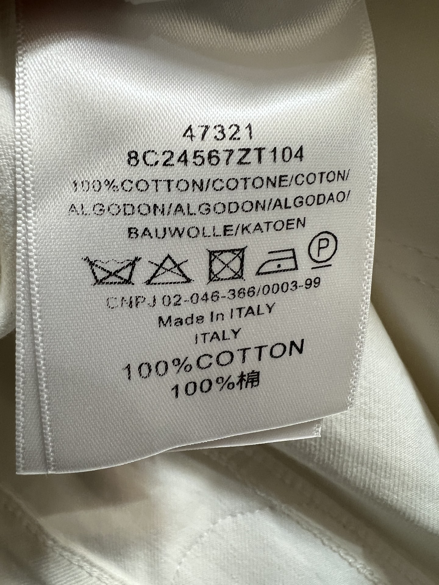 D家 26春夏新款 白色高腰阔腿裤 高腰收腹+立体中线阔腿版型 经典双口袋设计 实用又修饰臀型 棉质牛仔