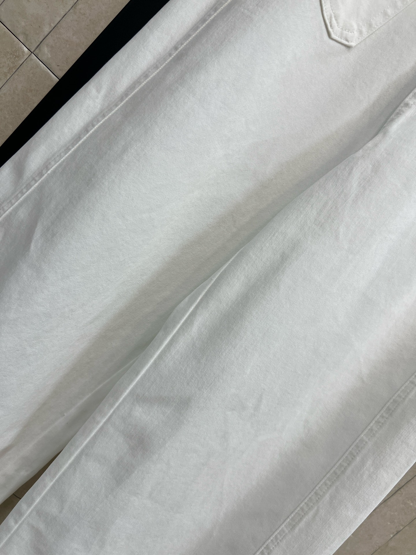 D家 26春夏新款 白色高腰阔腿裤 高腰收腹+立体中线阔腿版型 经典双口袋设计 实用又修饰臀型 棉质牛仔