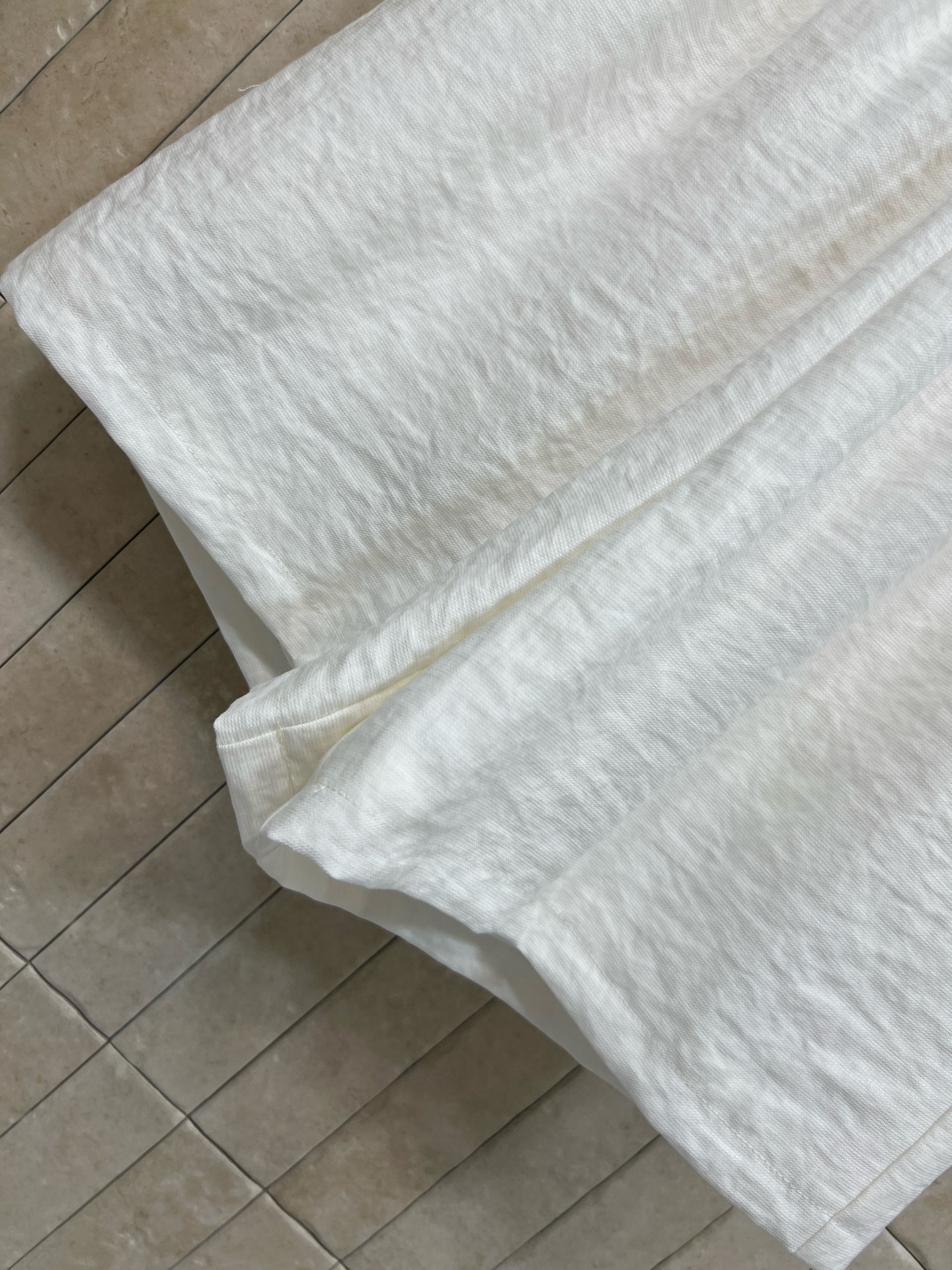 D家 26春夏新款 无袖衬衫套装 翻领无袖上衣+高腰短裤 立体褶皱肌理 软糯亲肤透气 利落翻领 小飞袖无