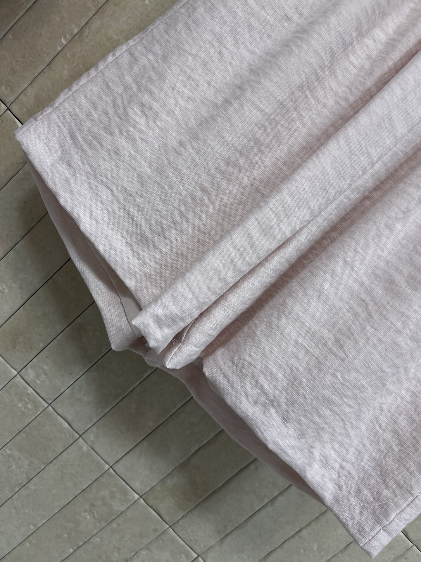 D家 26春夏新款 无袖衬衫套装 翻领无袖上衣+高腰短裤 立体褶皱肌理 软糯亲肤透气 利落翻领 小飞袖无