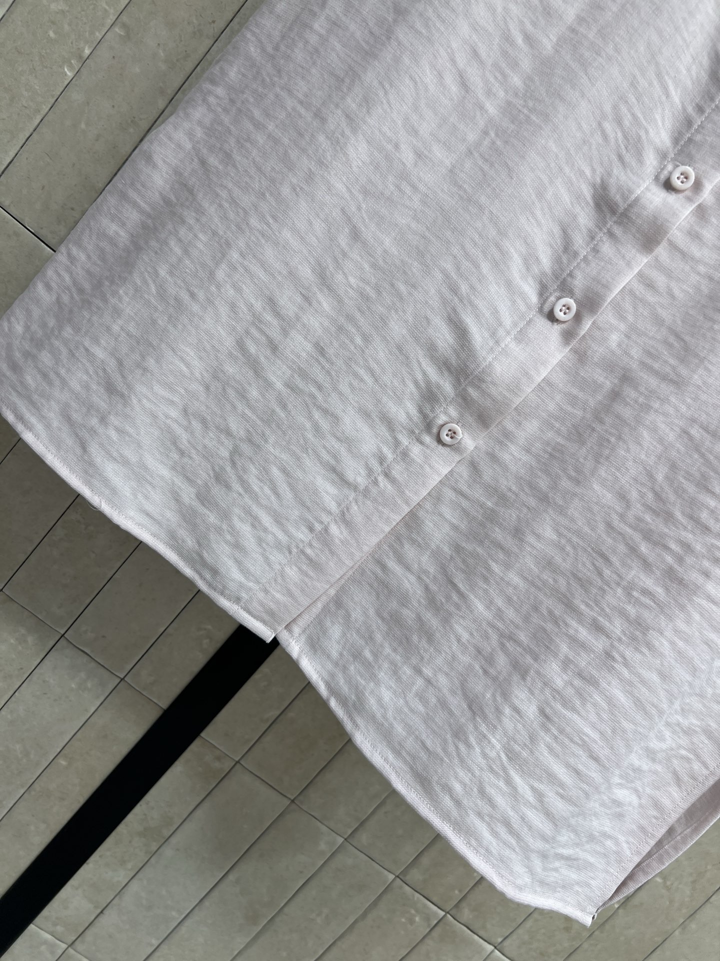 D家 26春夏新款 无袖衬衫套装 翻领无袖上衣+高腰短裤 立体褶皱肌理 软糯亲肤透气 利落翻领 小飞袖无