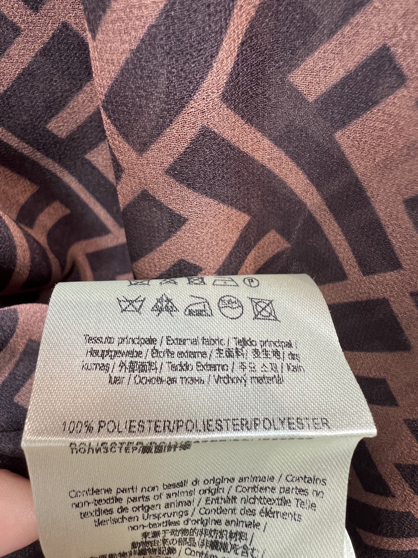 FD家 26春夏新款 老花衬衫套装 利落翻领衬衫+松紧腰大摆半裙 面料垂顺丝滑 袖口撞色包边印花设计 半