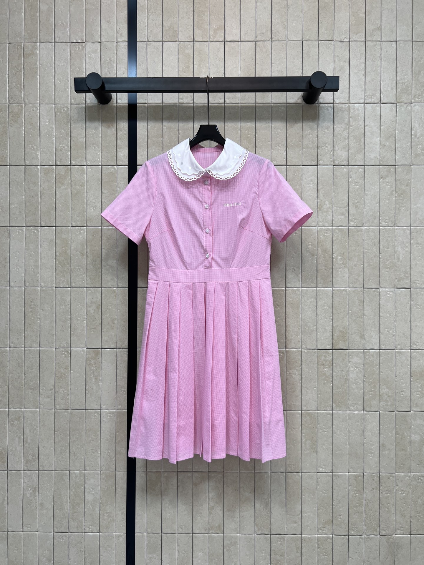 MIU家 26春夏新款 娃娃领短袖连衣裙 轻薄棉质面料 春夏穿超舒服 白色娃娃领蕾丝边 甜美复古风满分 