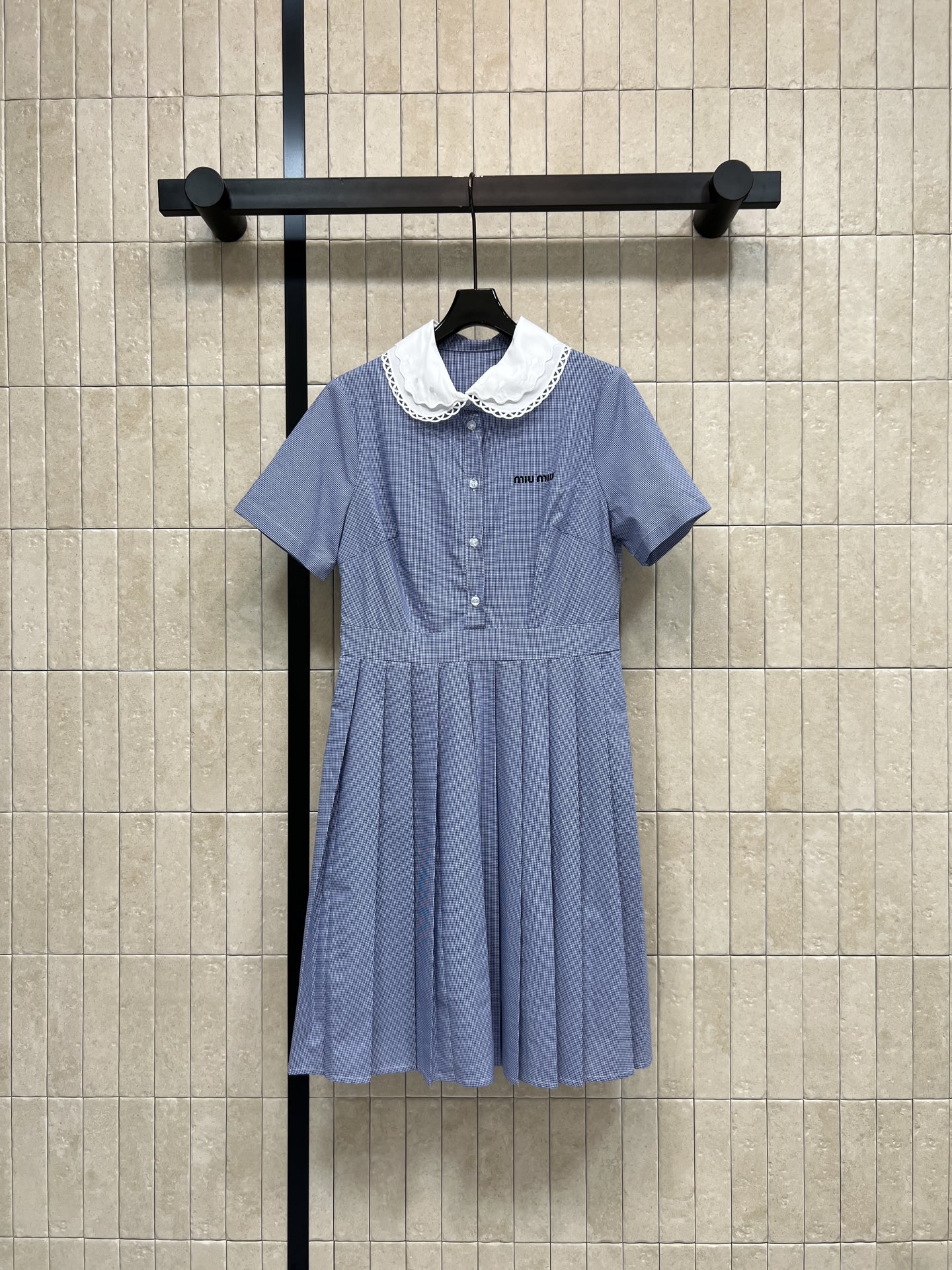 MIU家 26春夏新款 娃娃领短袖连衣裙 轻薄棉质面料 春夏穿超舒服 白色娃娃领蕾丝边 甜美复古风满分 